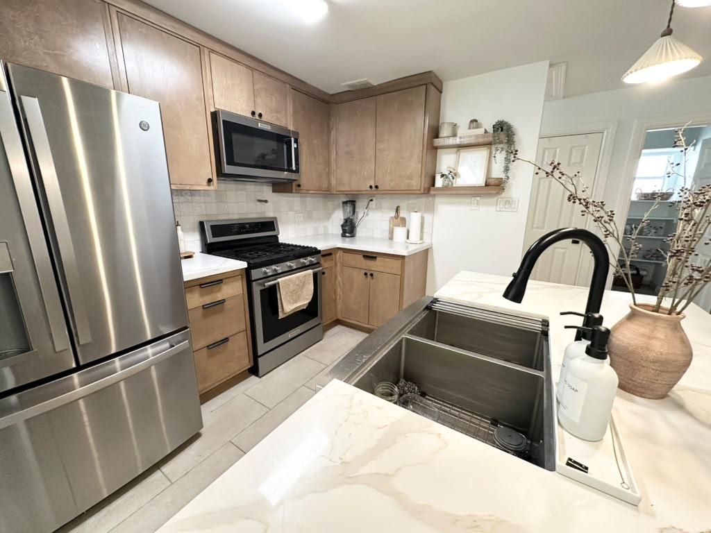1844 Arctic Ct Property Photo 13