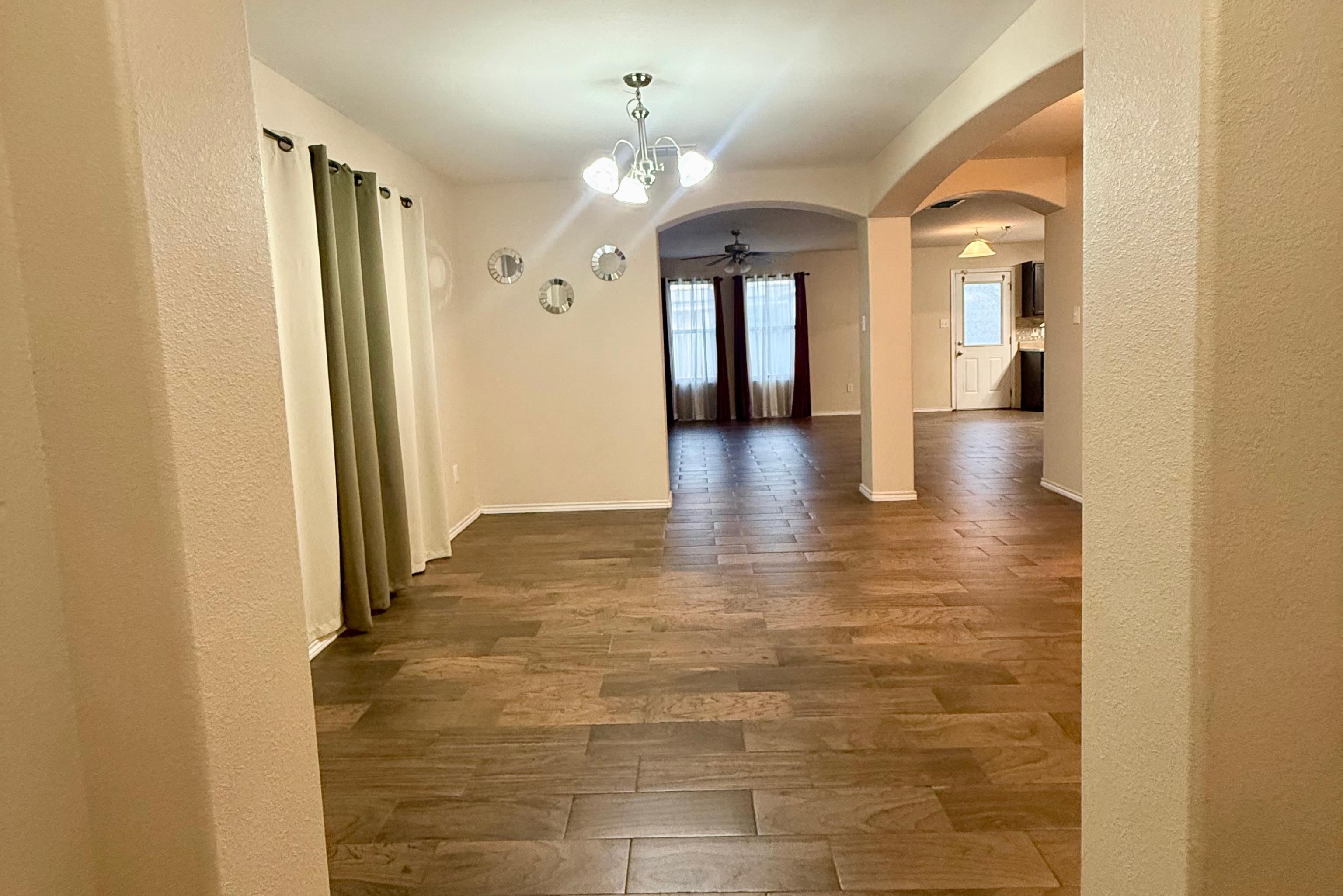 409 Pargo Dr Property Photo 3