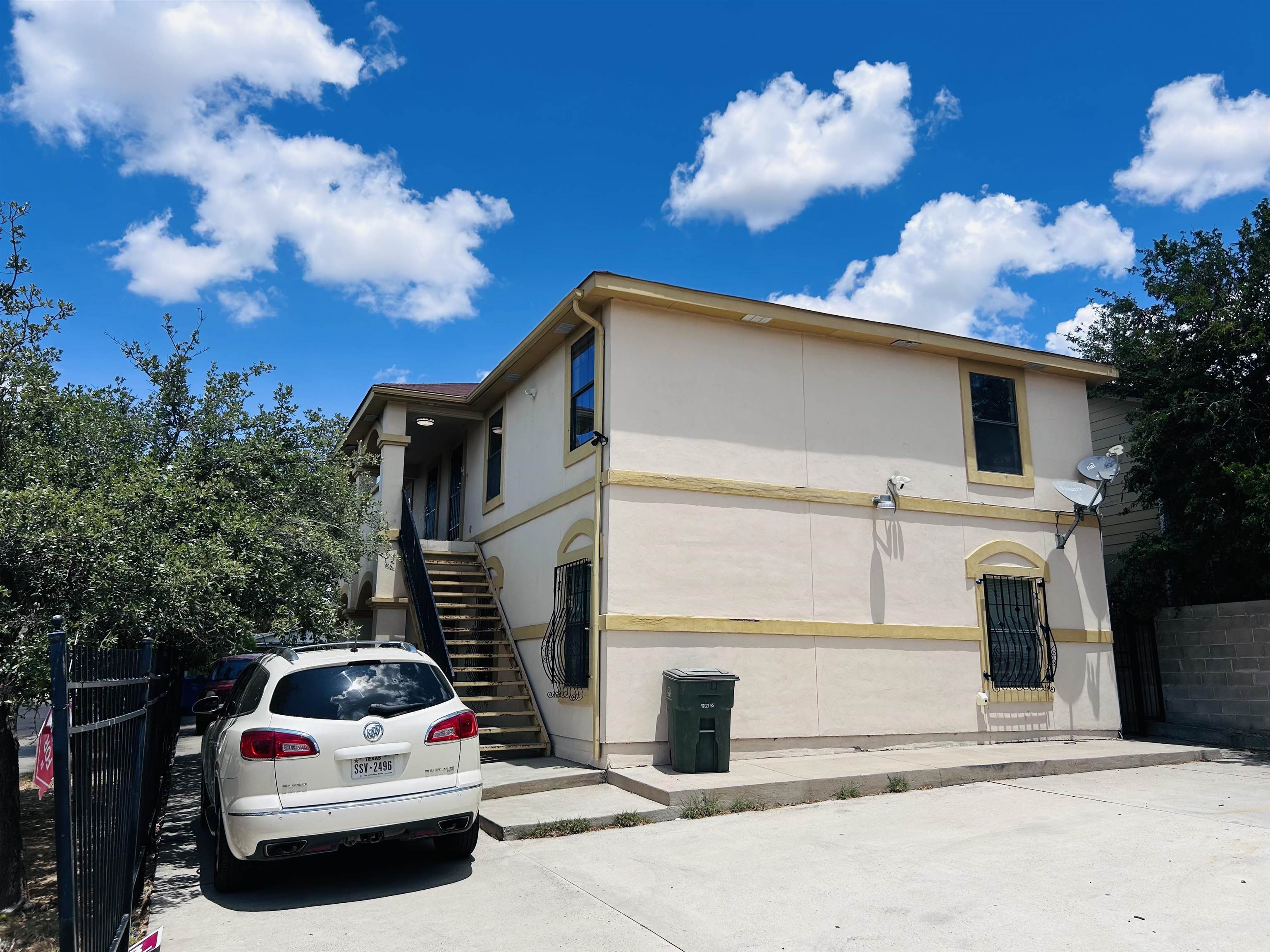3101 Barrios St 3 Property Photo 10