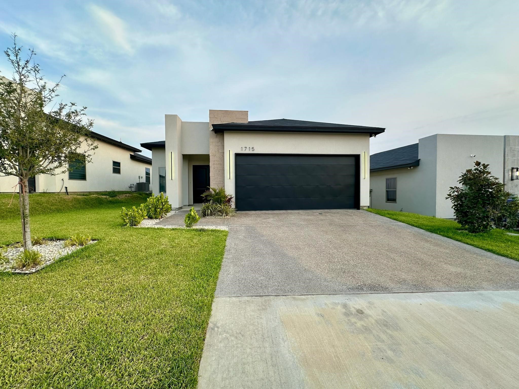 1715 Coba Dr. Property Photo 2