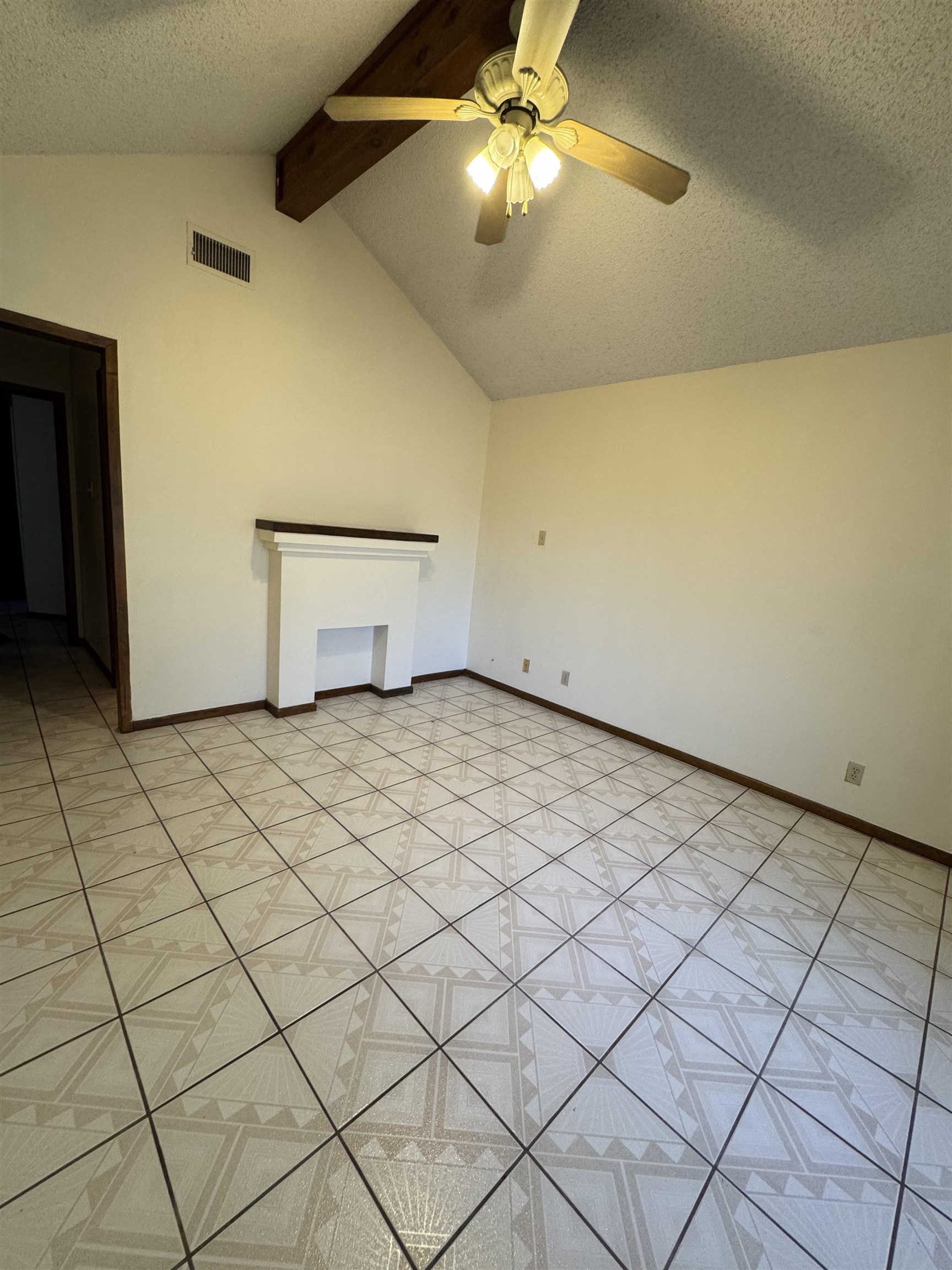 404 Venado Ct Property Photo 11