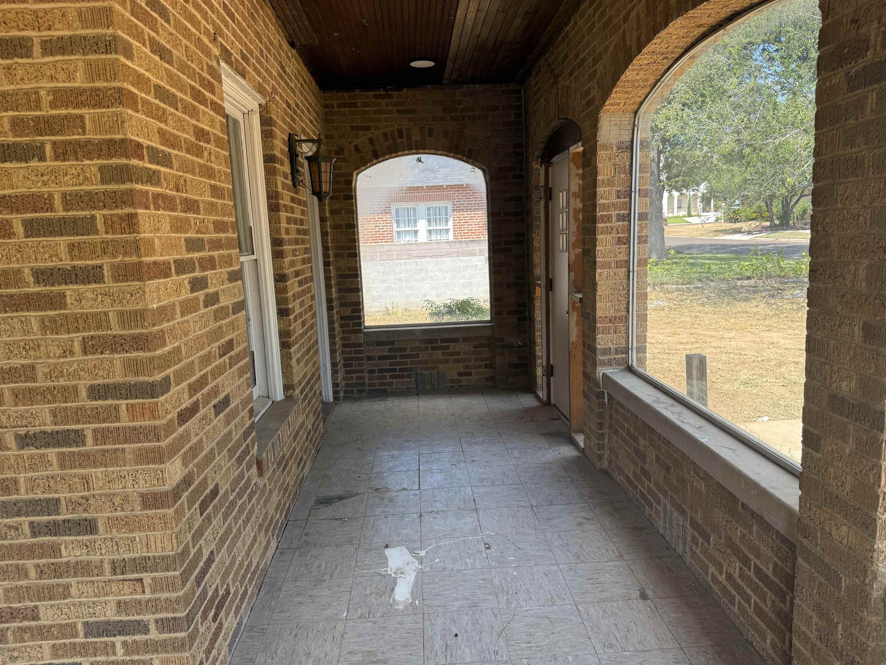 1319 Mier St Property Photo 12