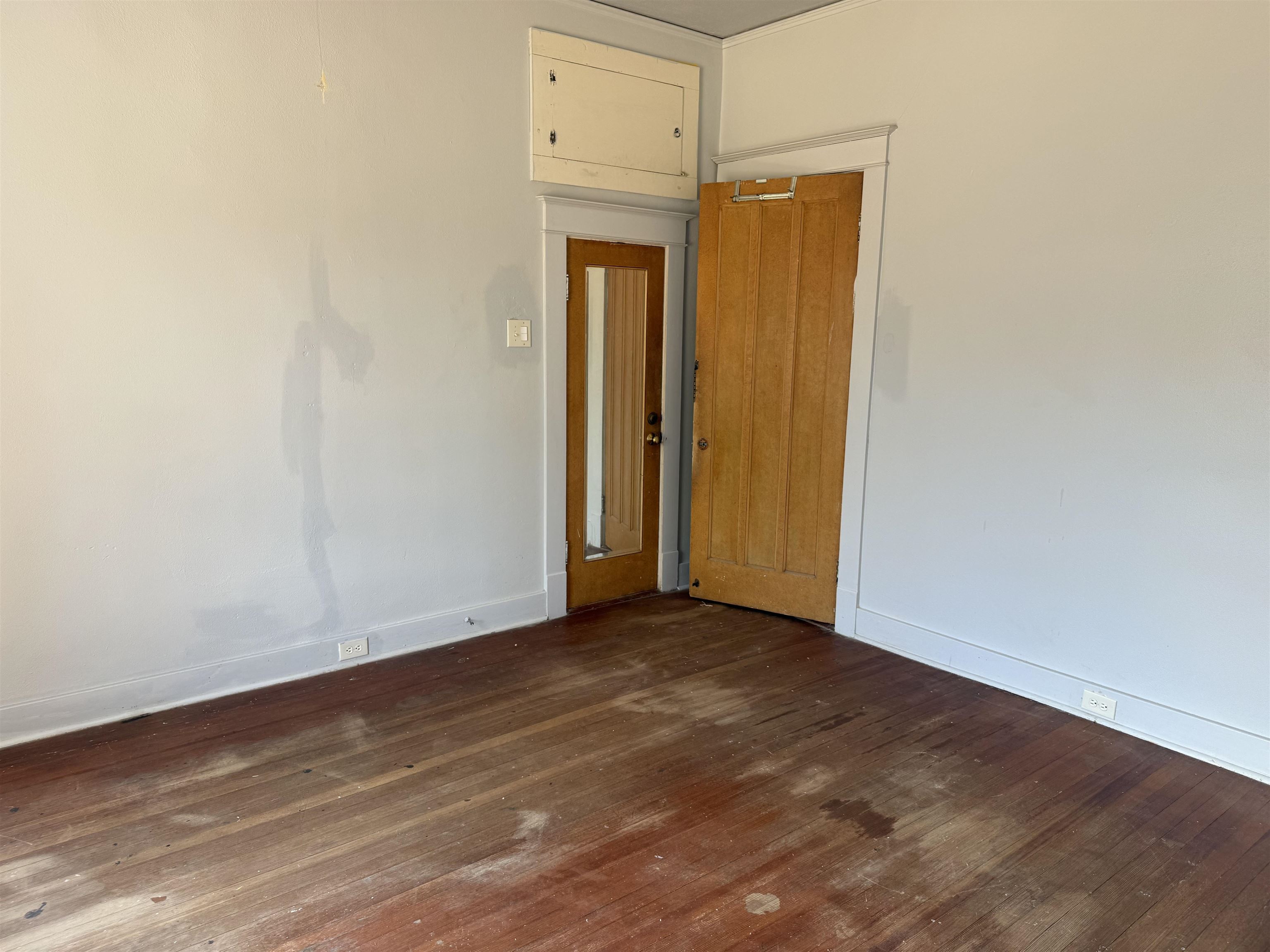 1319 Mier St Property Photo 13