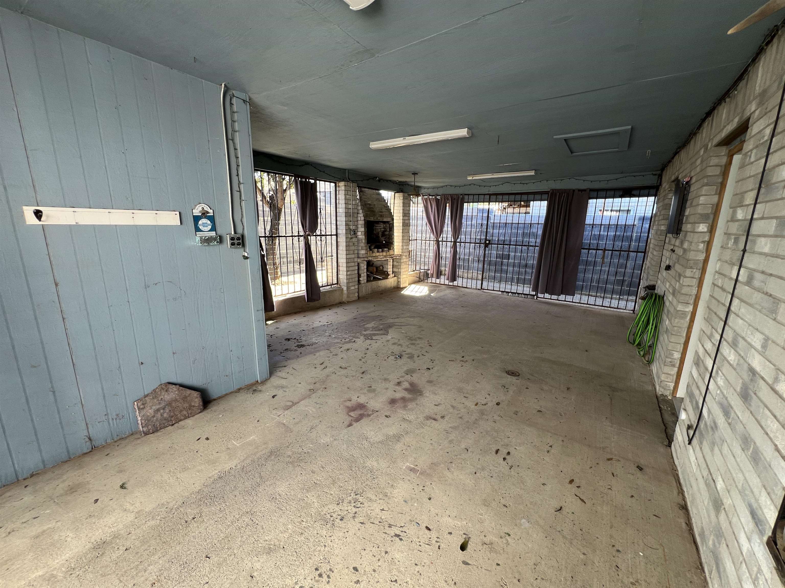 4553 Hachar Ln Property Photo 17