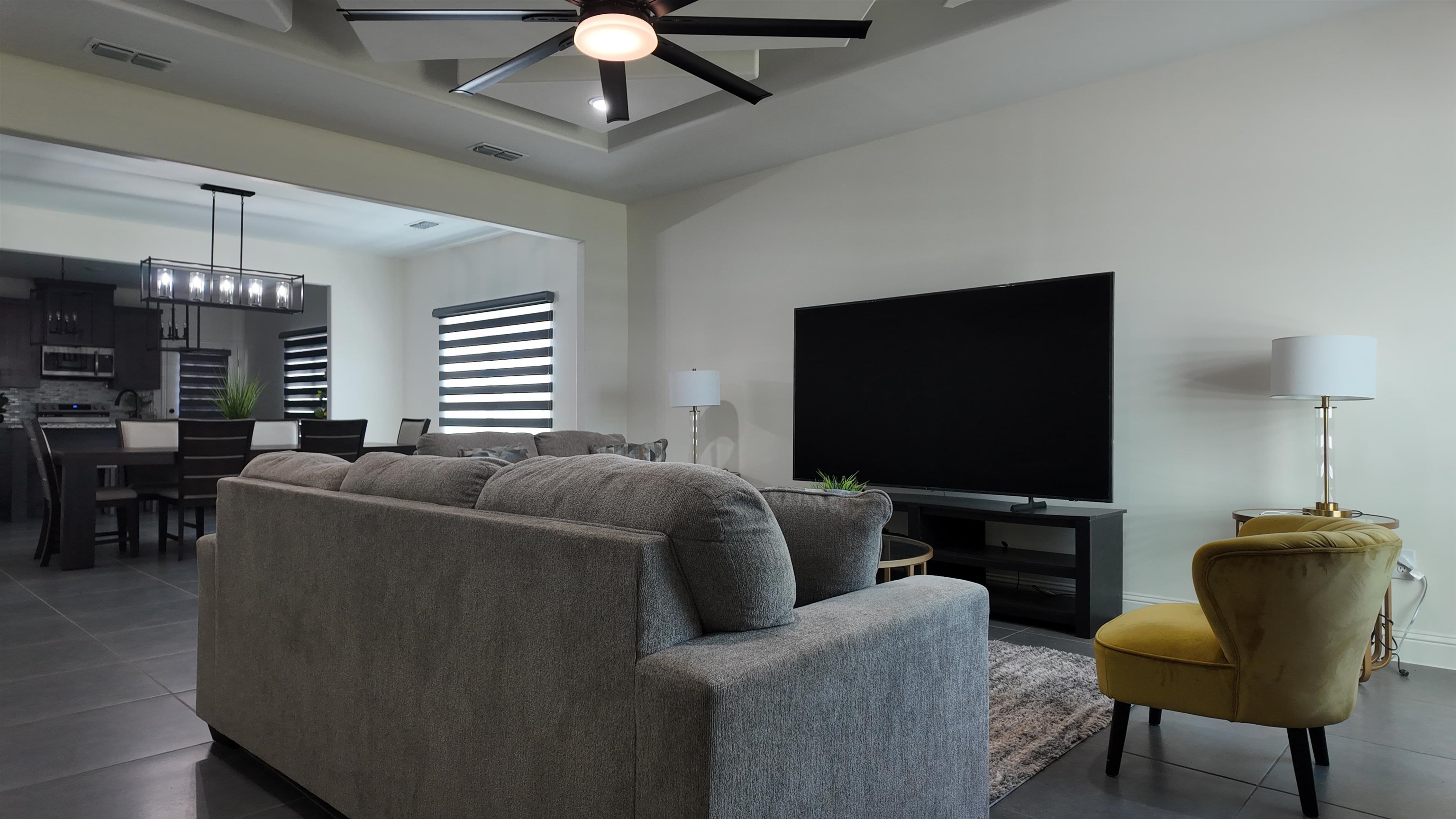 713 Journey Loop Property Photo 3