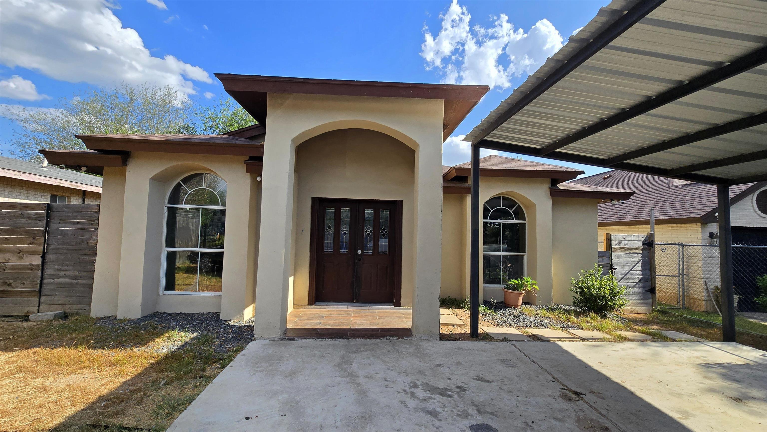127 Pamplona Lp Property Photo 1