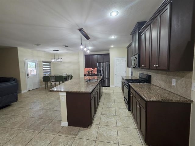 302 Date Palm Dr. Property Photo 8