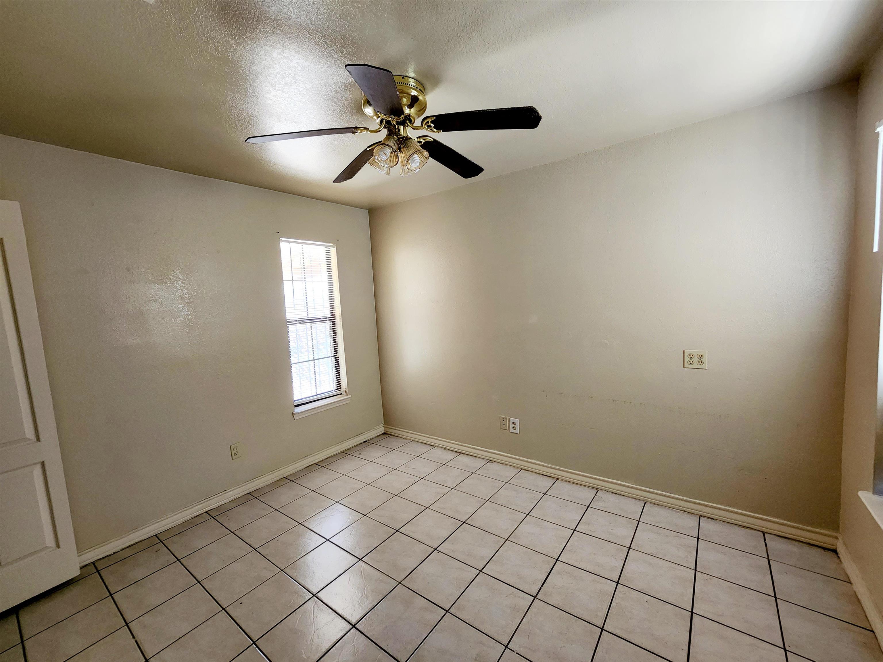 2202 Blaine St Rear Property Photo 6