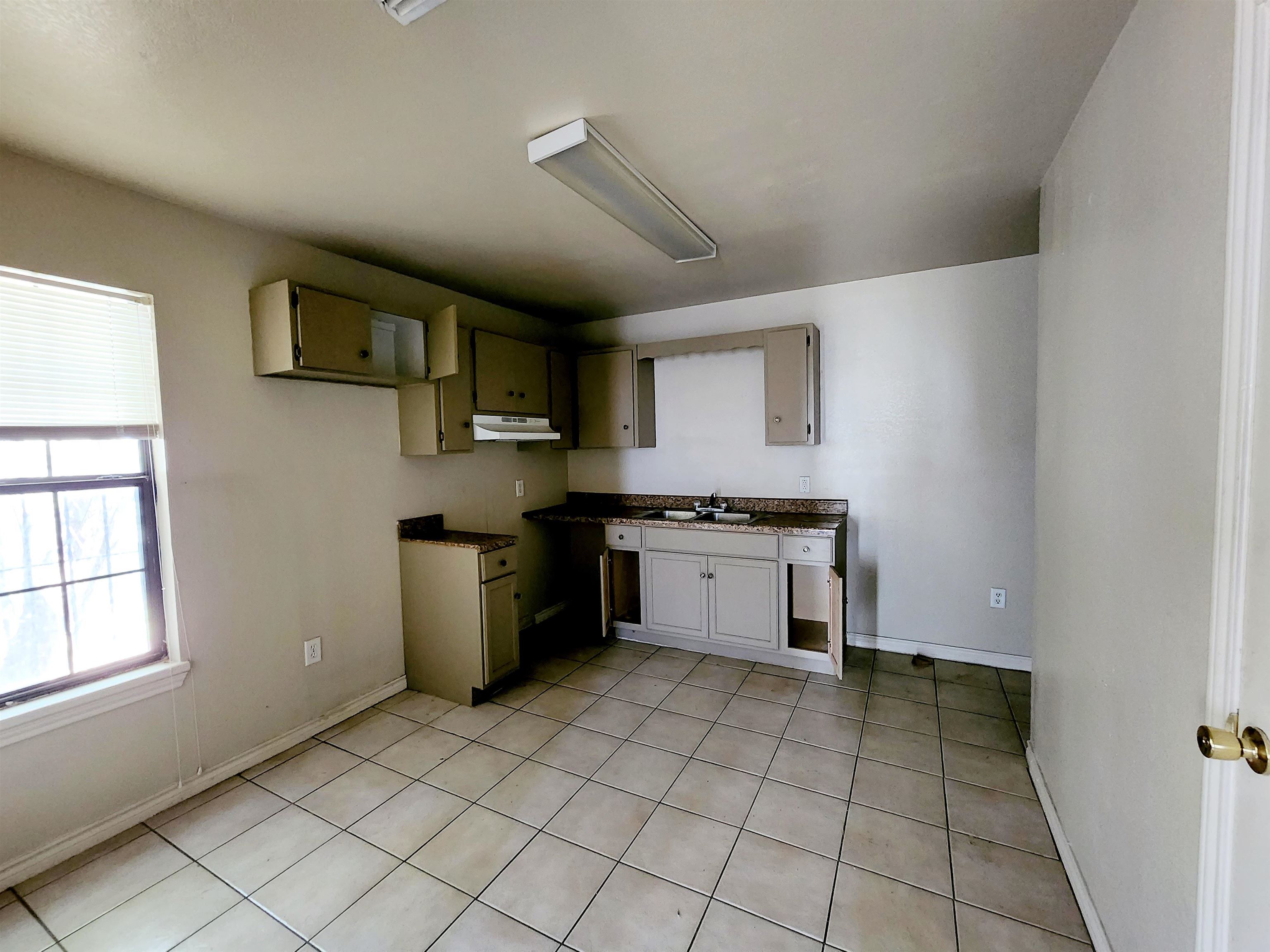2202 Blaine St Rear Property Photo 8
