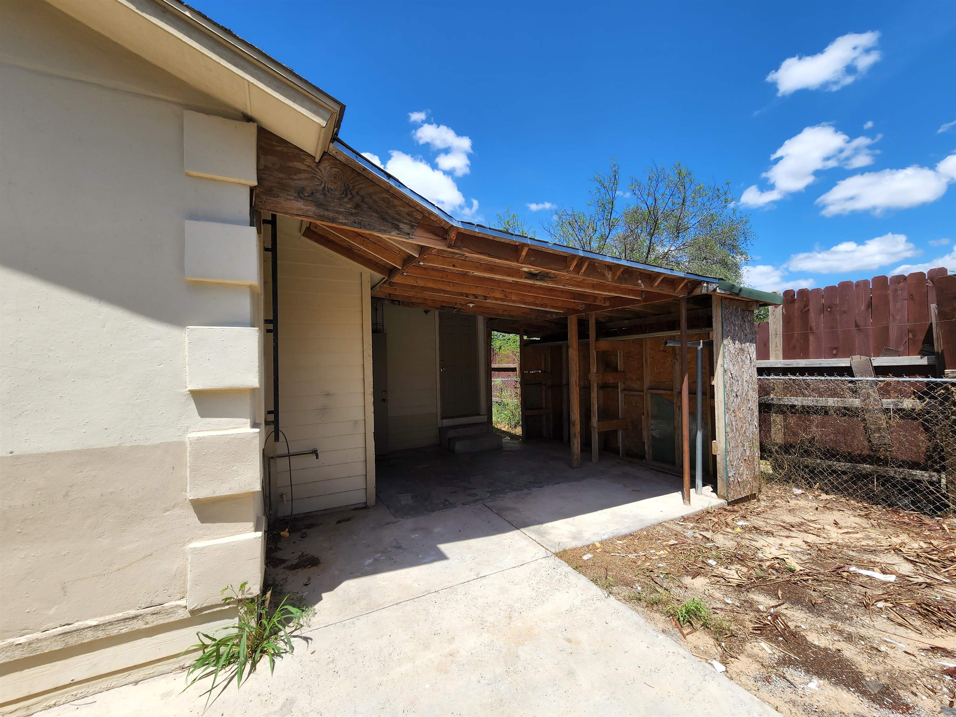 2202 Blaine St Rear Property Photo 10