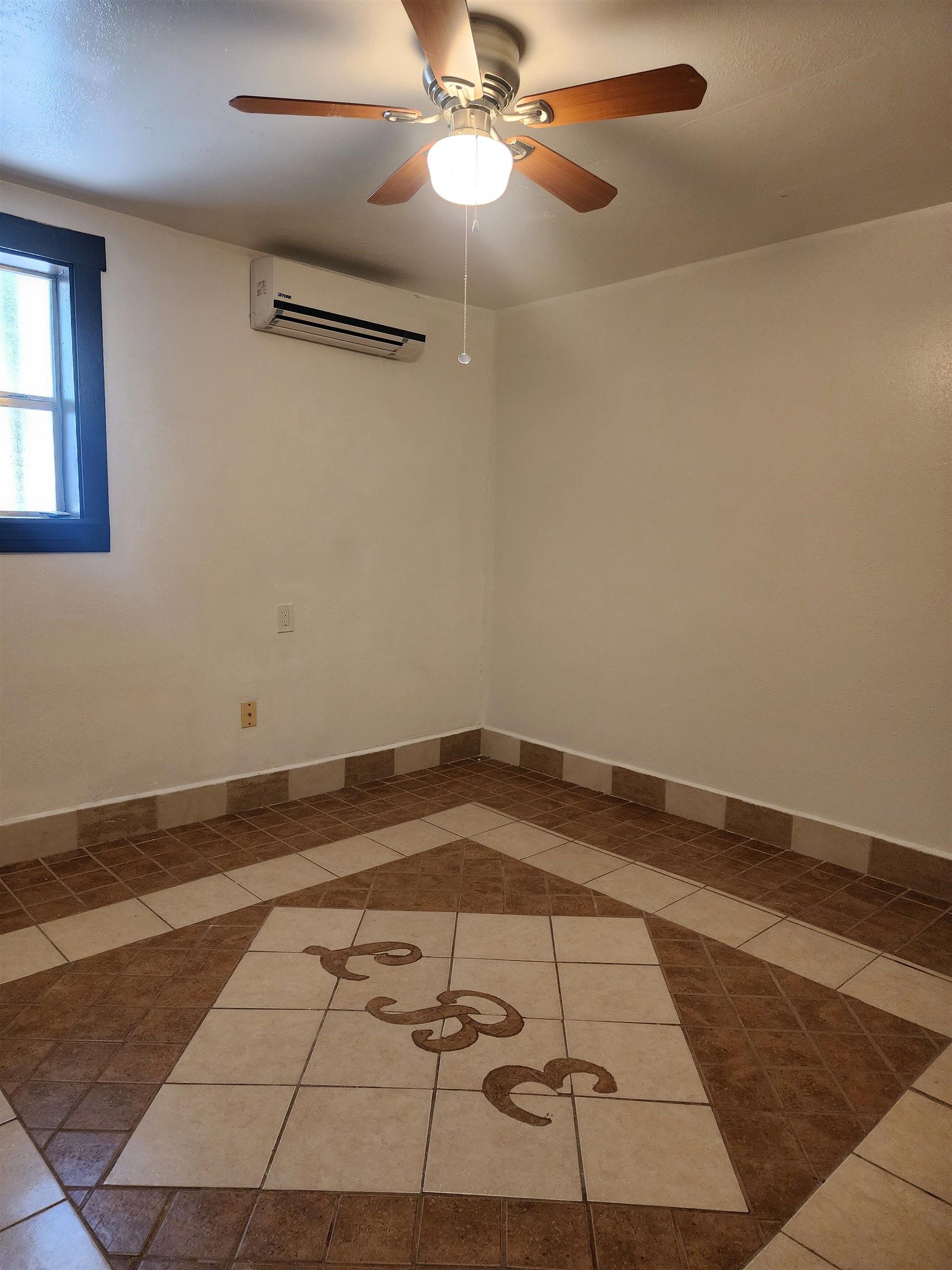 8513 Ontario Lp Property Photo 12