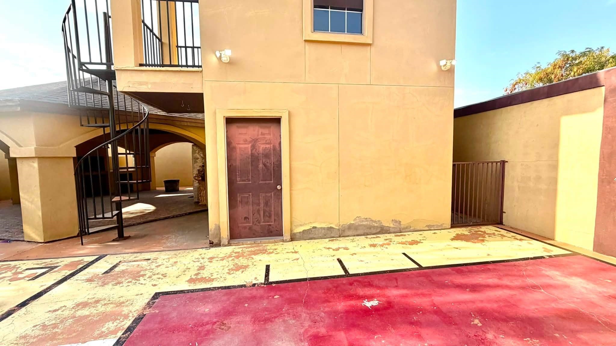 3102 Plum St Property Photo 2