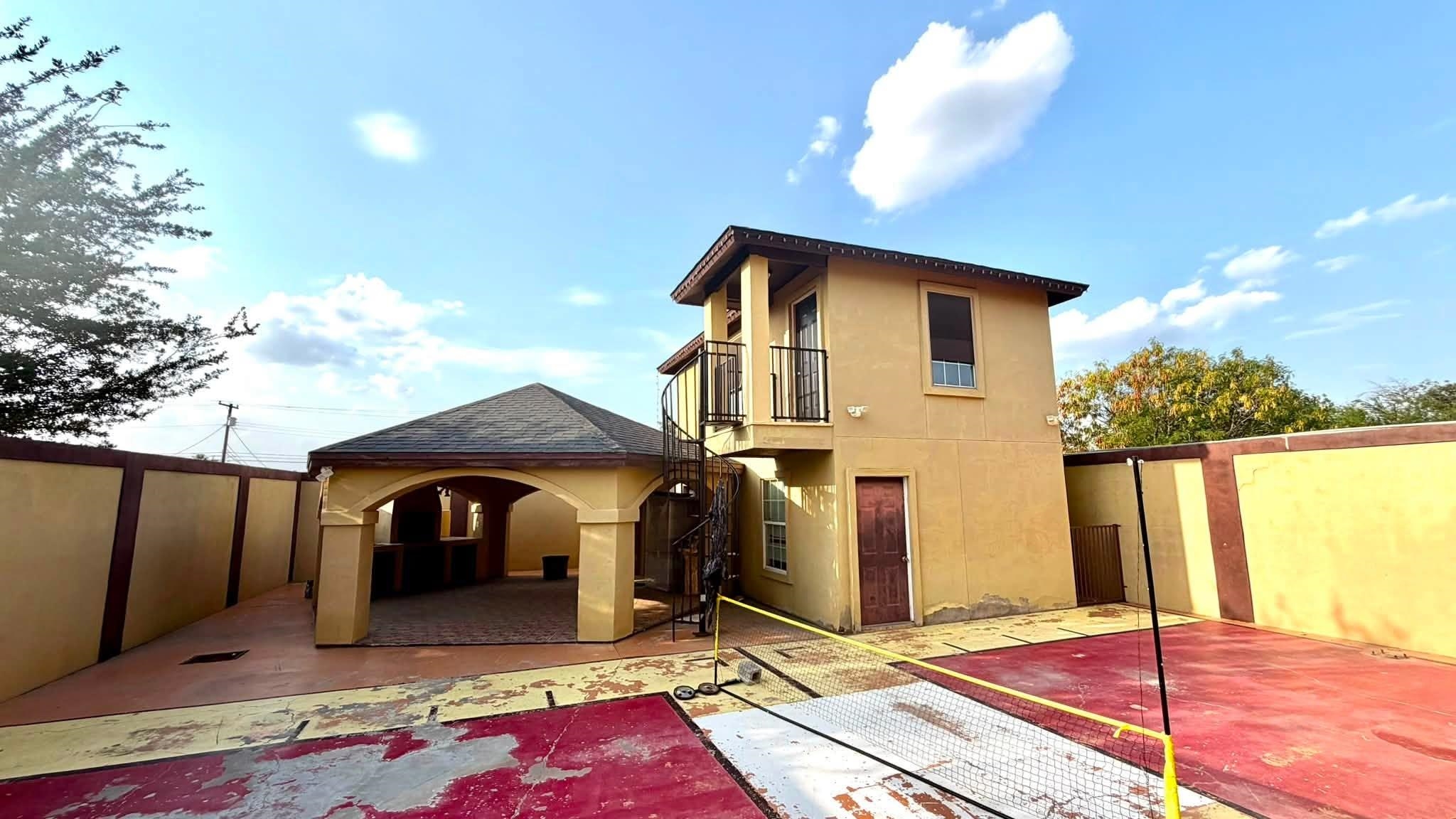 3102 Plum St Property Photo 11