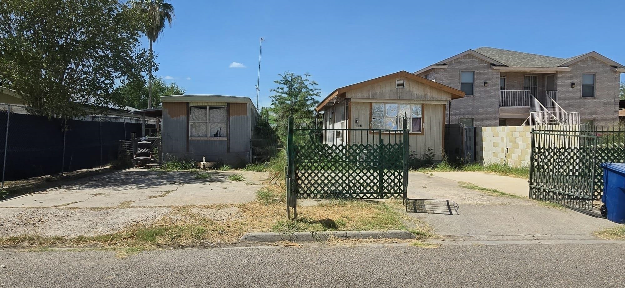 307 (1/2) W Sycamore St Property Photo 10