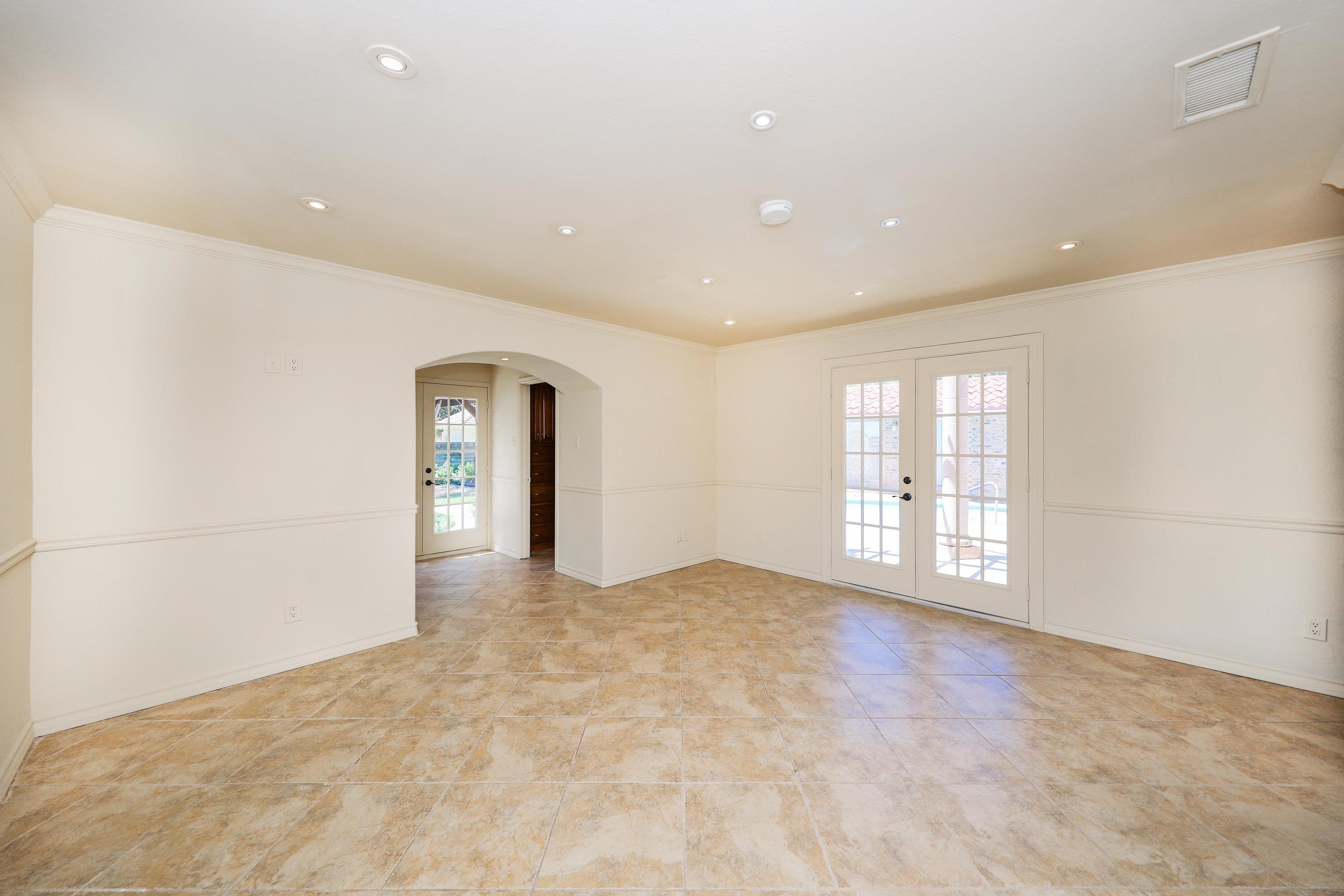 409 Longshadow Rd Property Photo 10