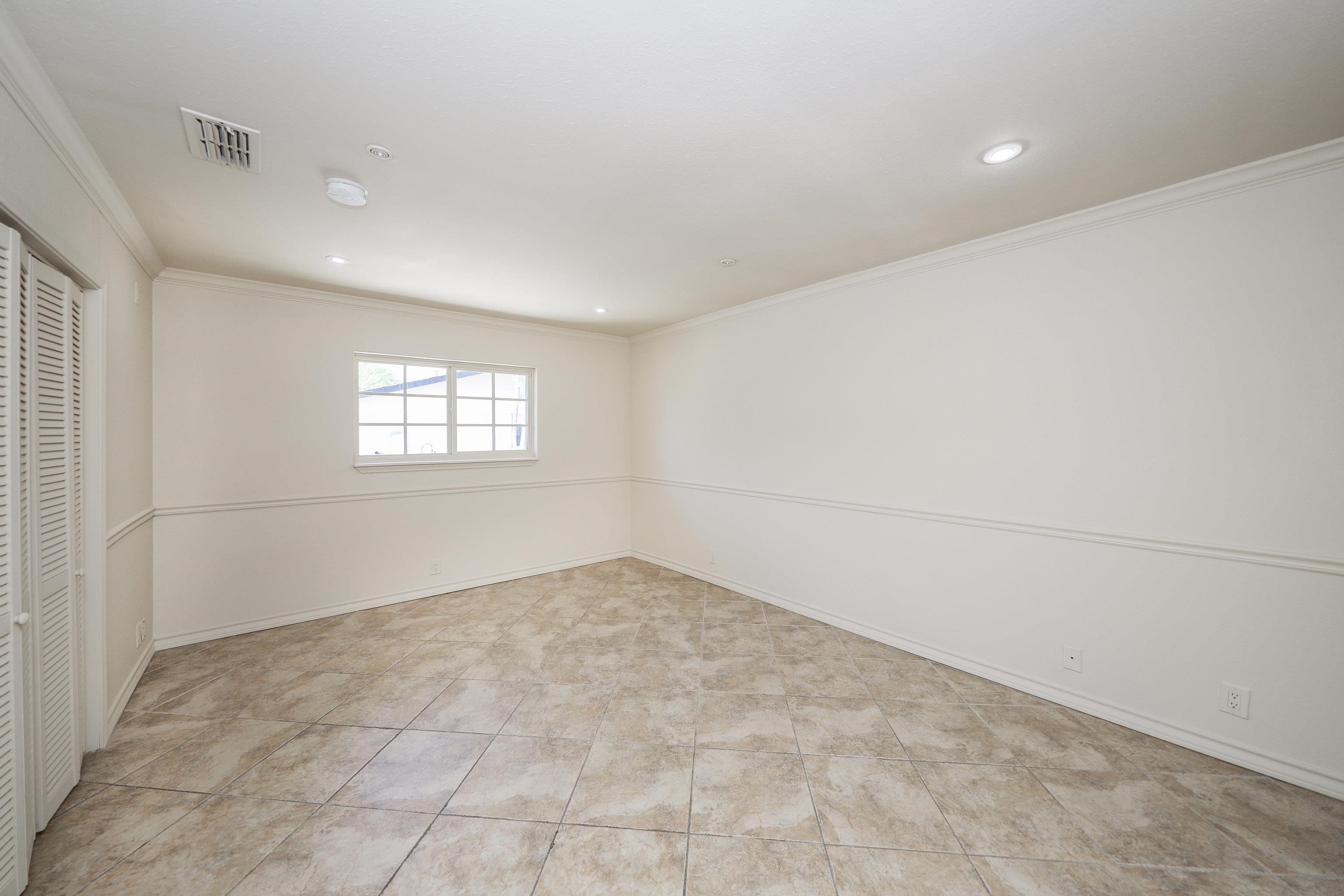 409 Longshadow Rd Property Photo 20