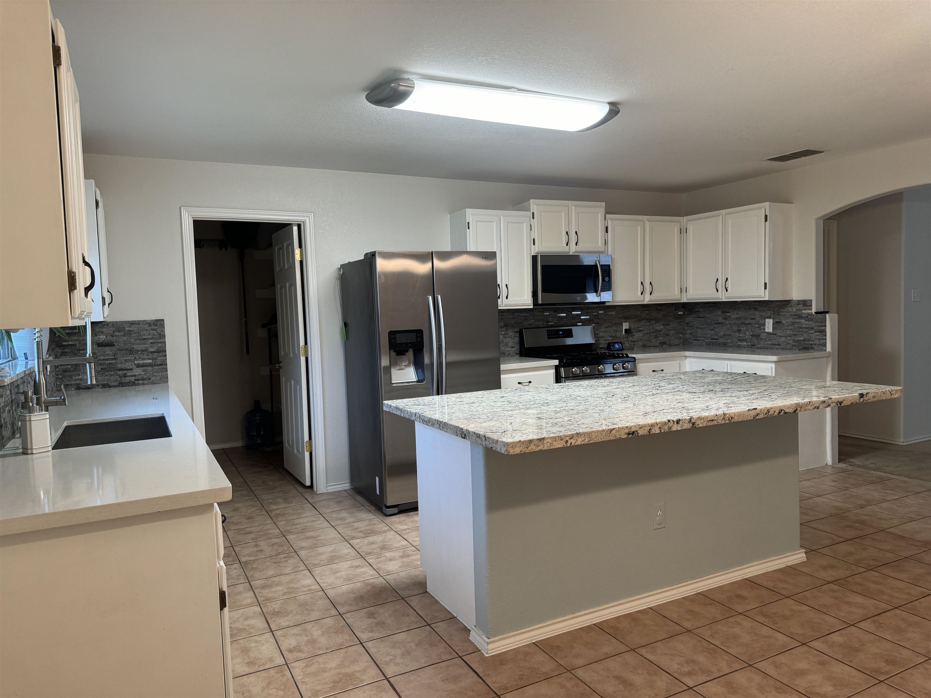 5229 Brewster Dr Property Photo 3