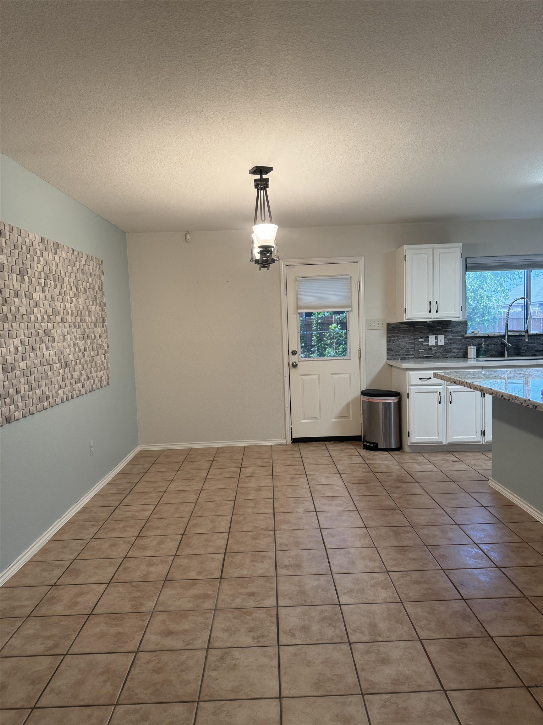 5229 Brewster Dr Property Photo 5