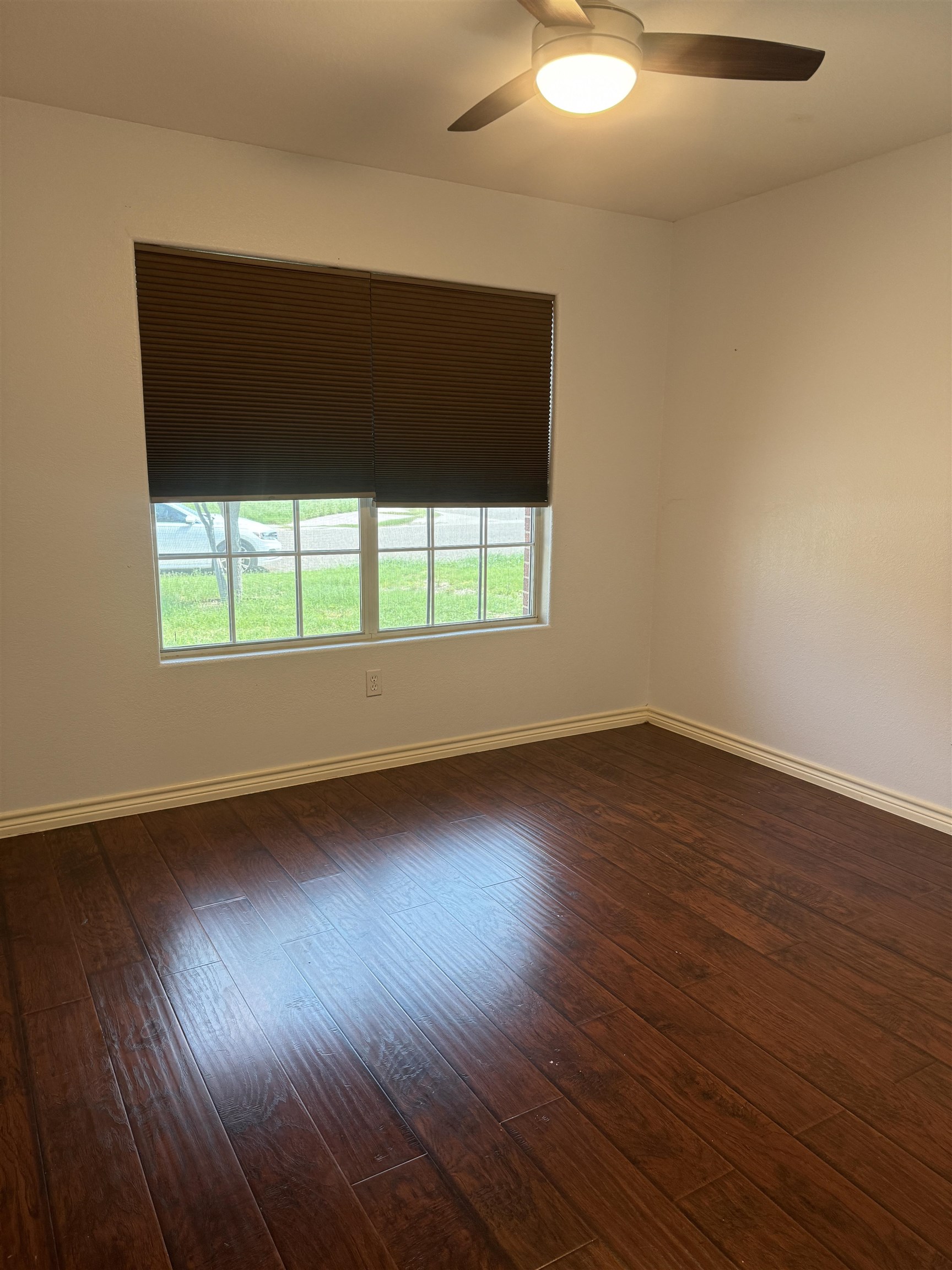 5229 Brewster Dr Property Photo 8