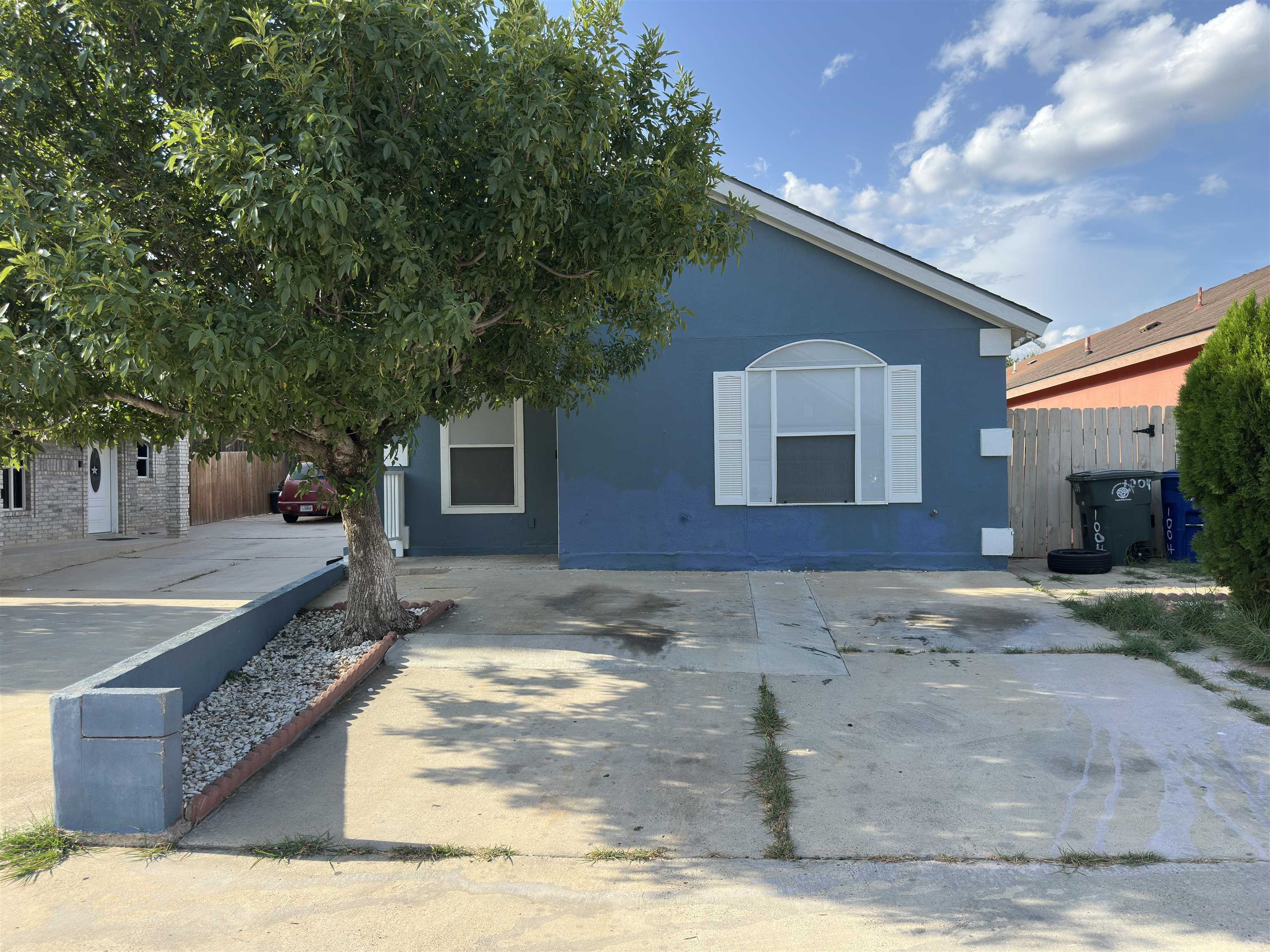 1004 Minutemen Dr Property Photo 1