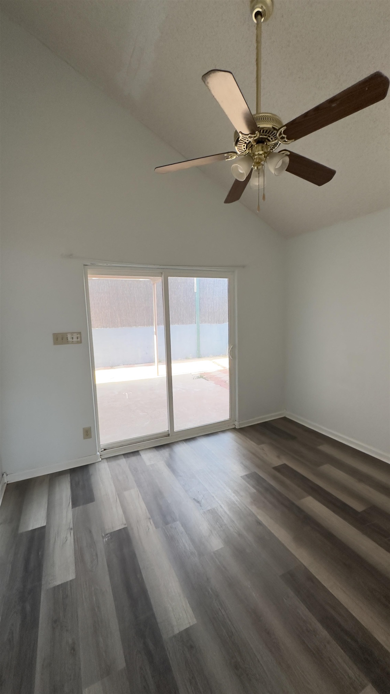 1004 Minutemen Dr Property Photo 10