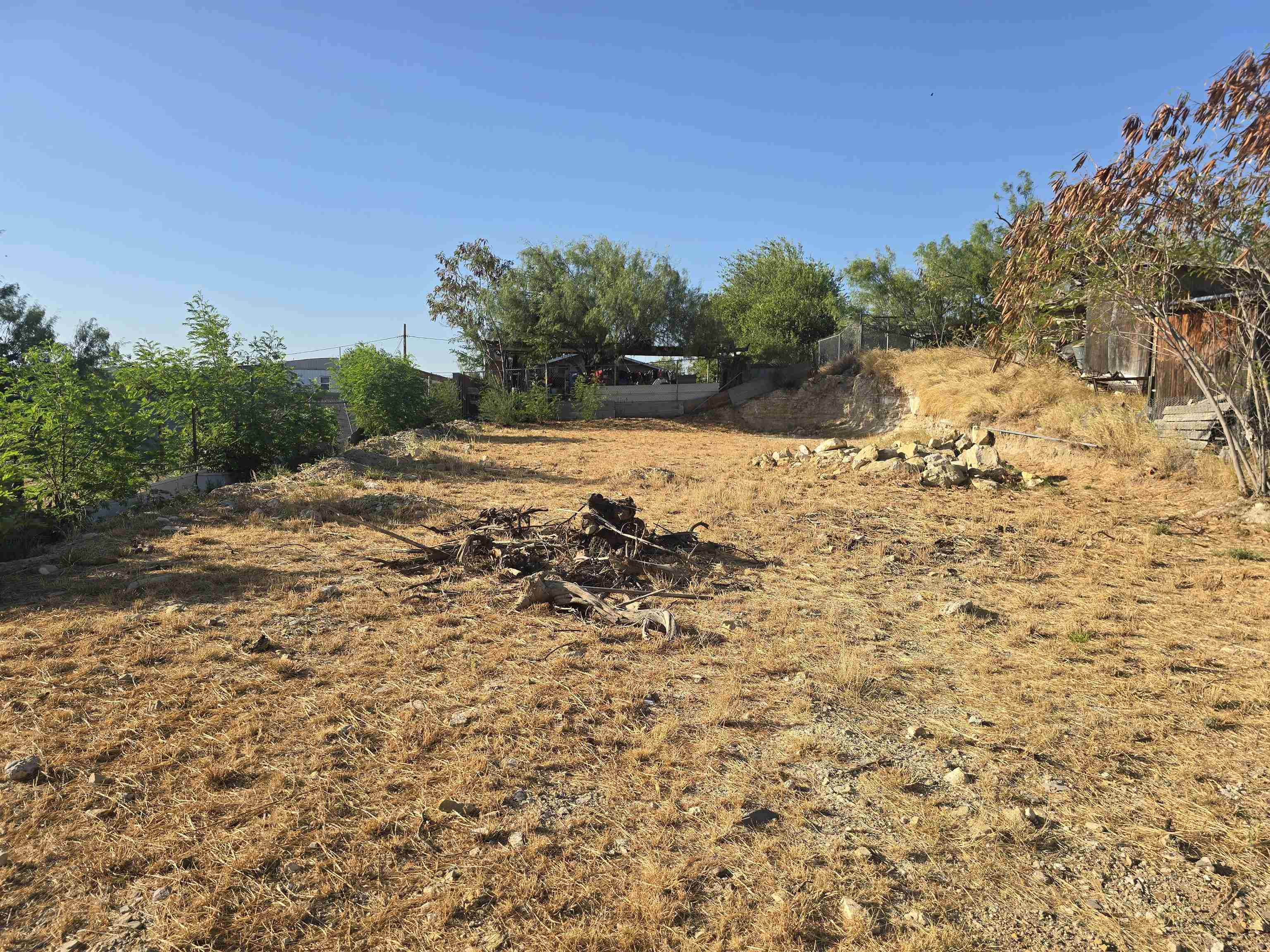 912 Okane St Property Photo 5