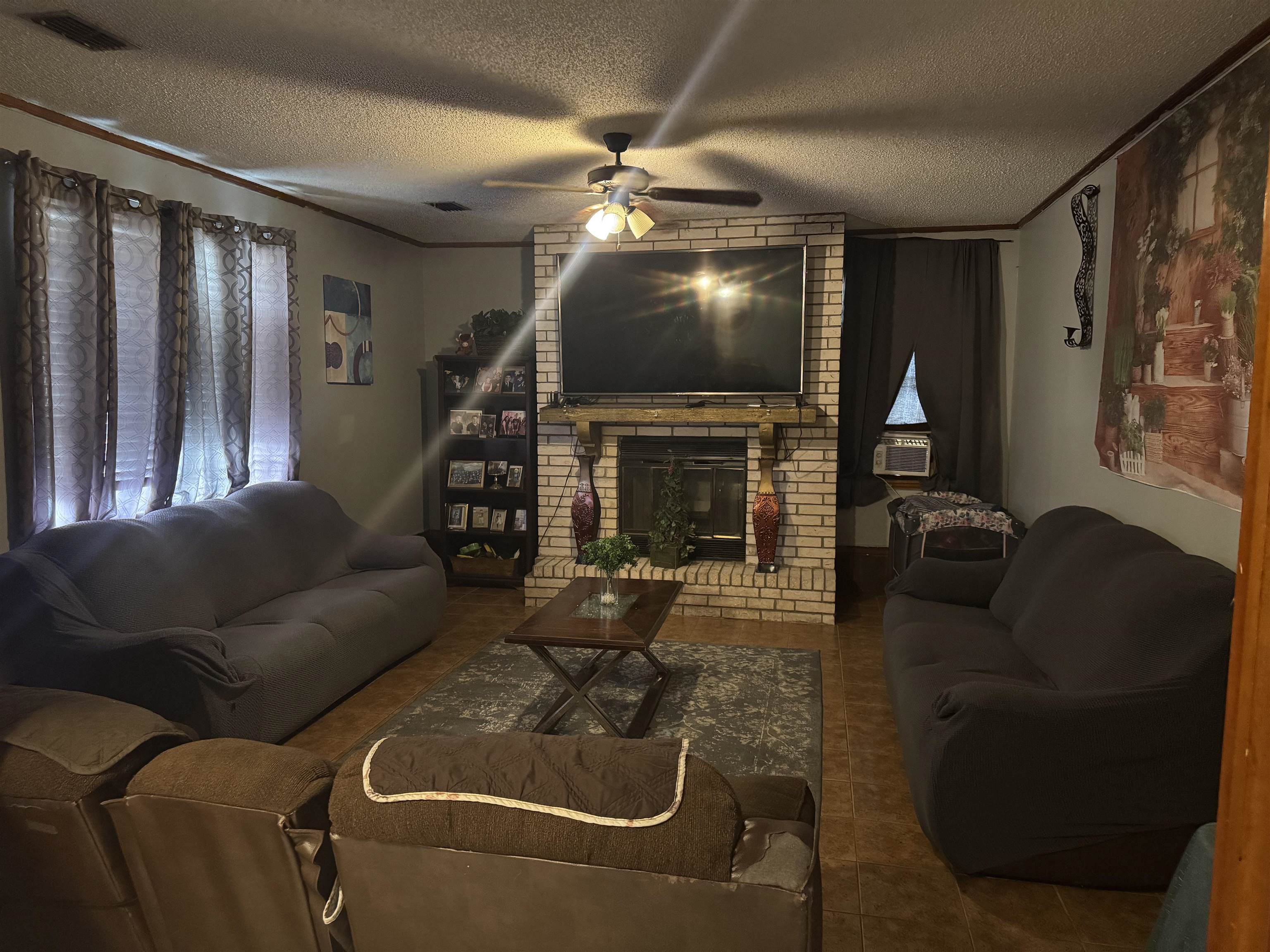 108 S Espana Dr. Property Photo 3