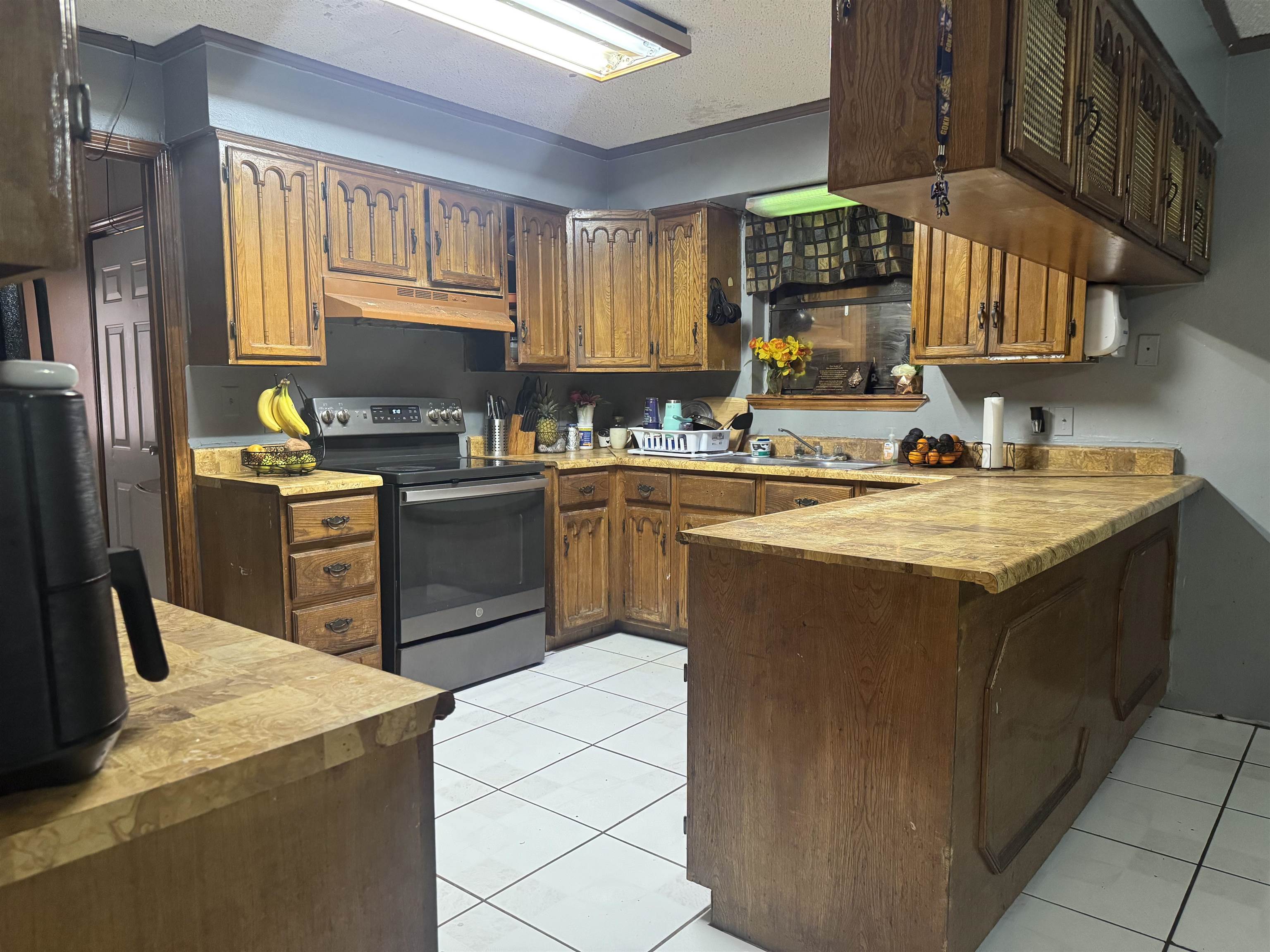 108 S Espana Dr. Property Photo 4