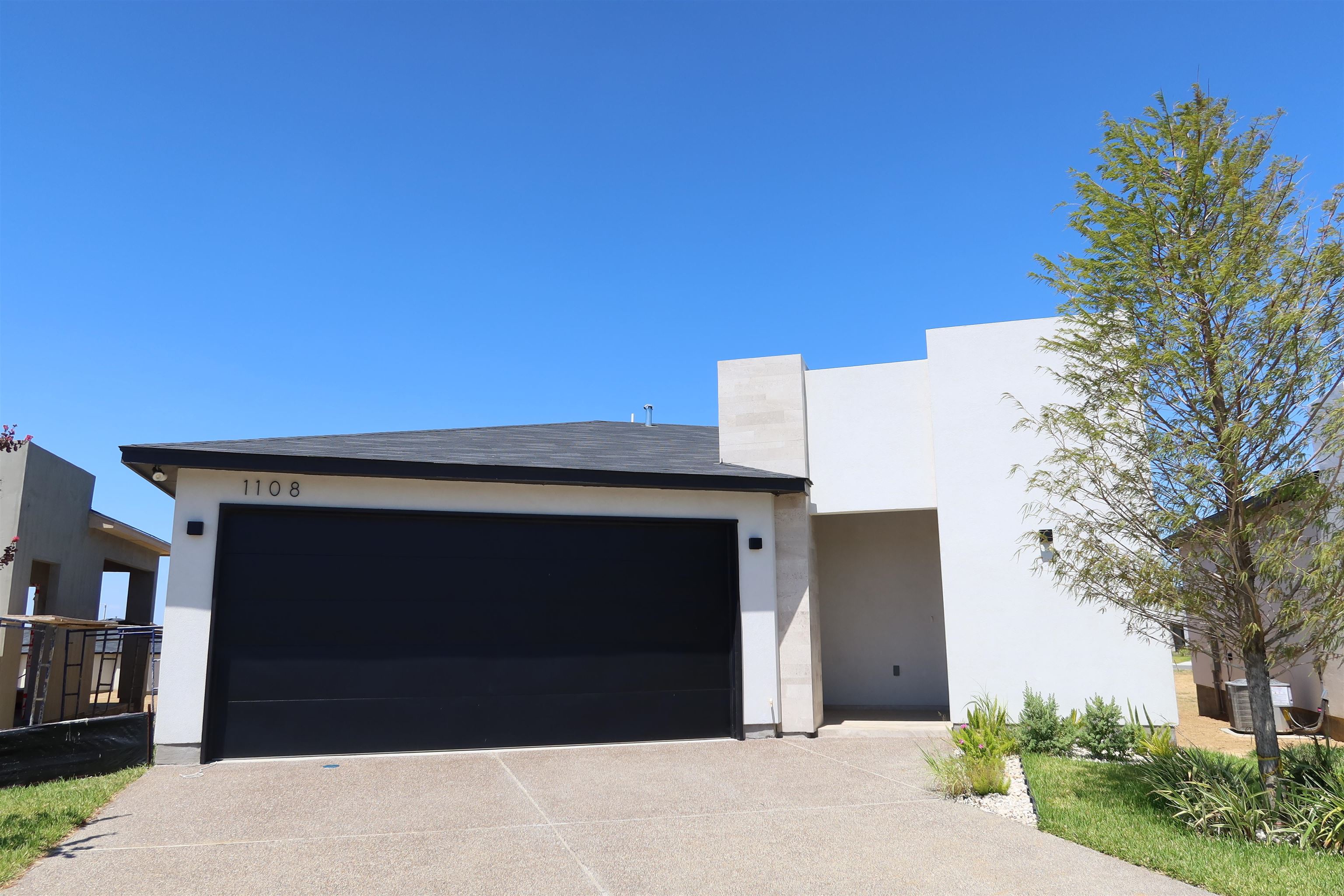 1108 Hebilla Ct. Property Photo 1