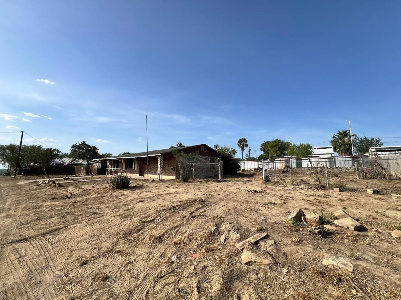 5222 Vicki Ln Property Photo 3