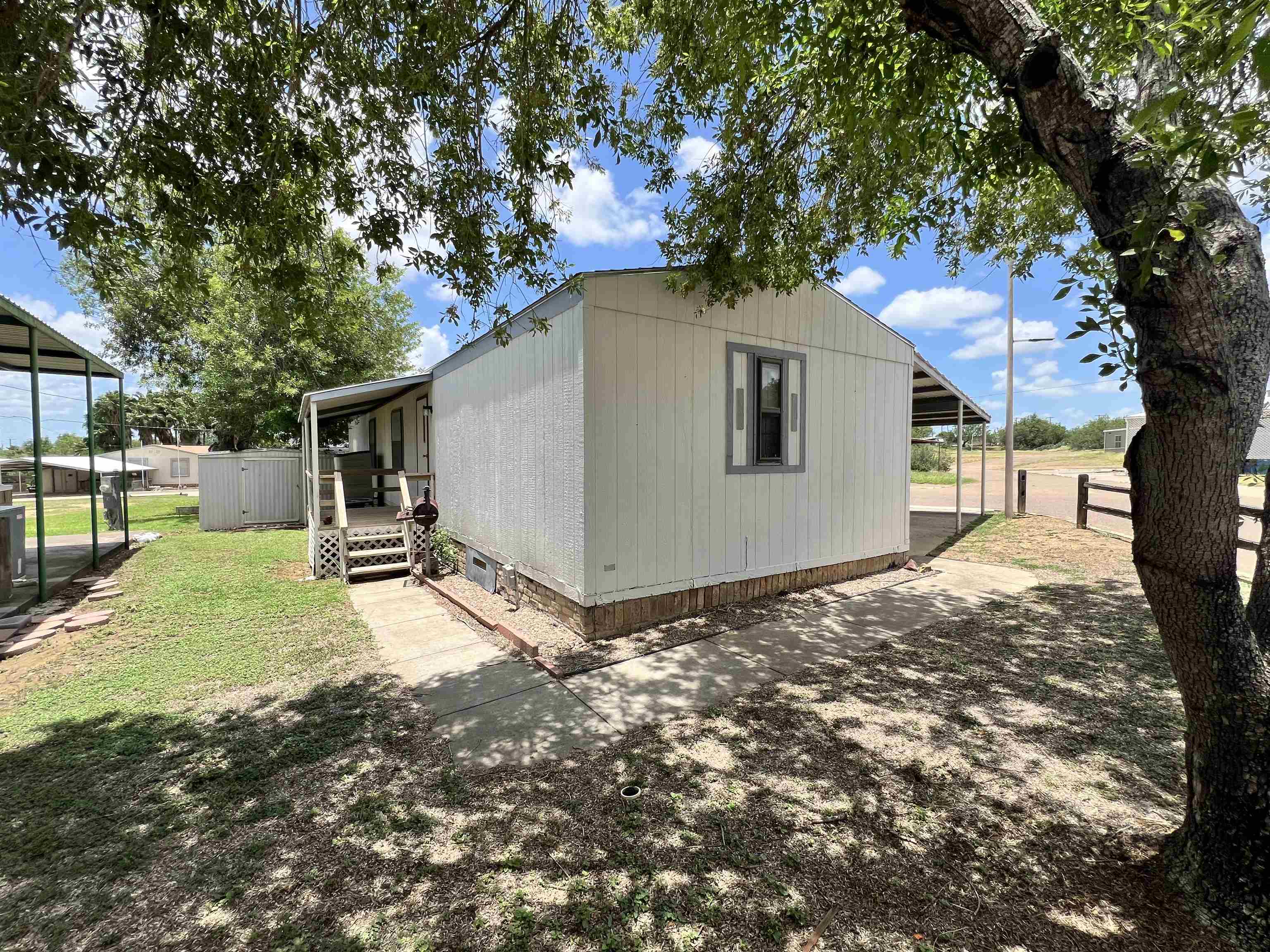 102 Autumn Ln. Property Photo 6