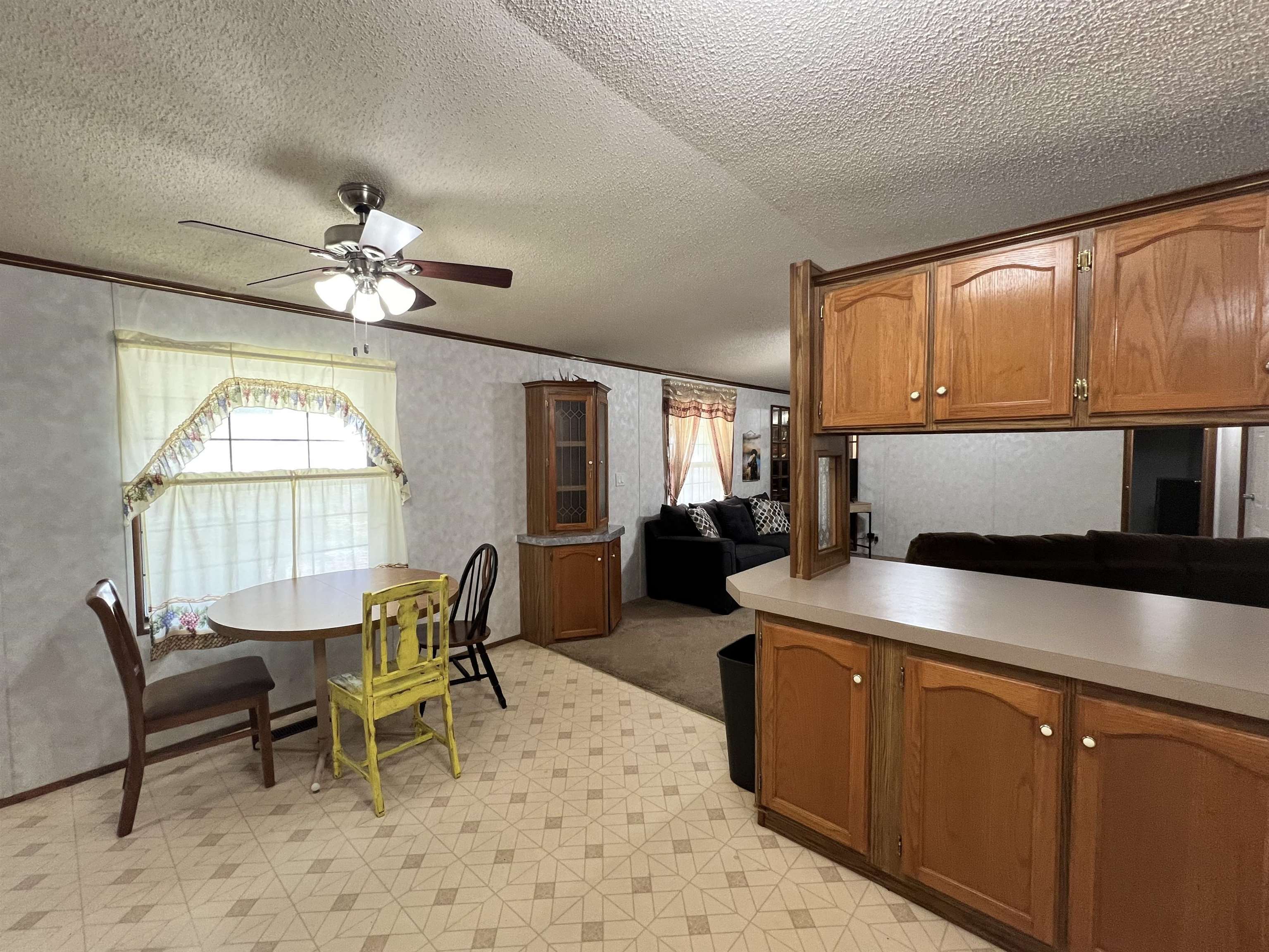 102 Autumn Ln. Property Photo 11