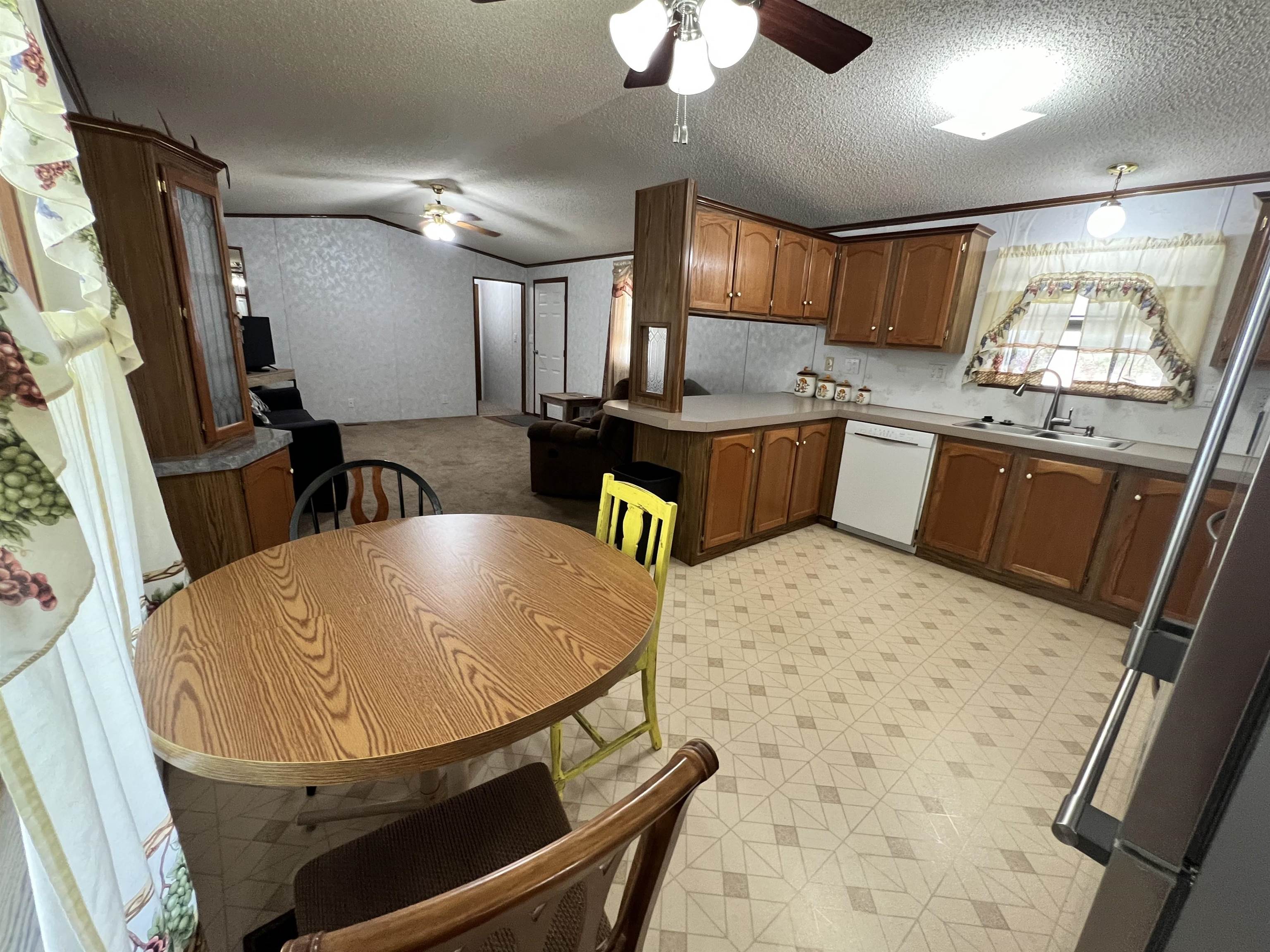 102 Autumn Ln. Property Photo 12