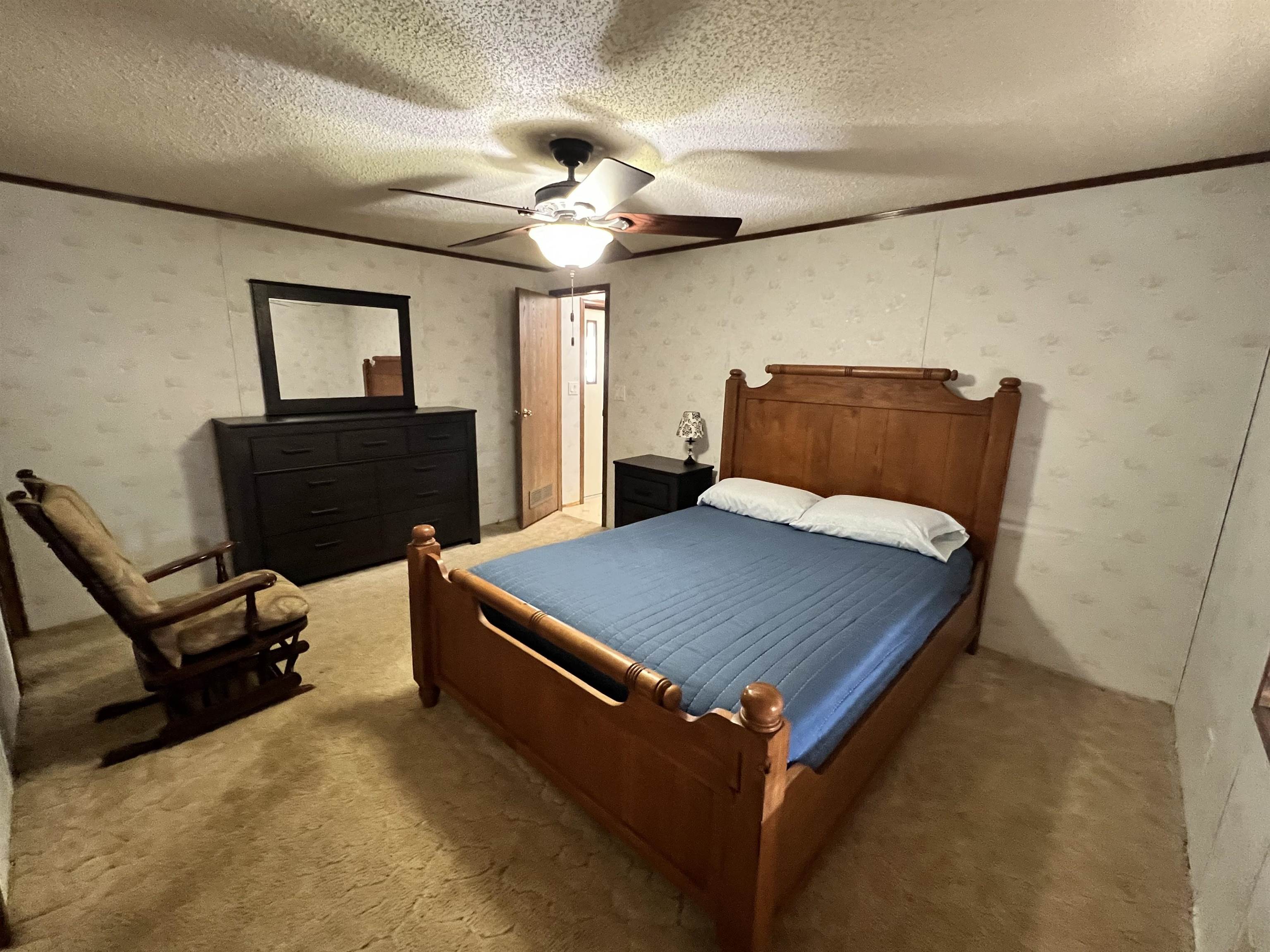 102 Autumn Ln. Property Photo 16