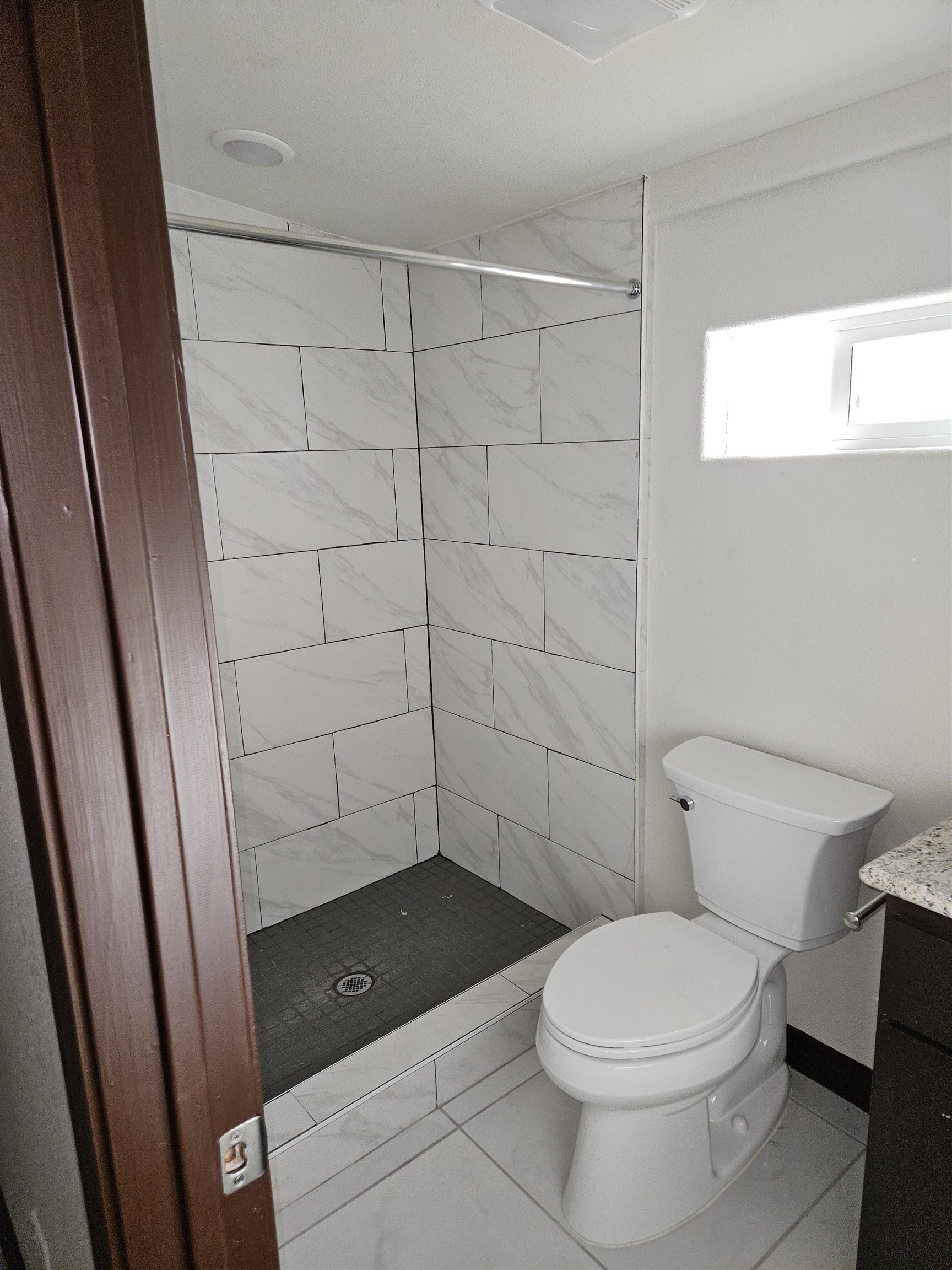 3901 Logan Ave Property Photo 9