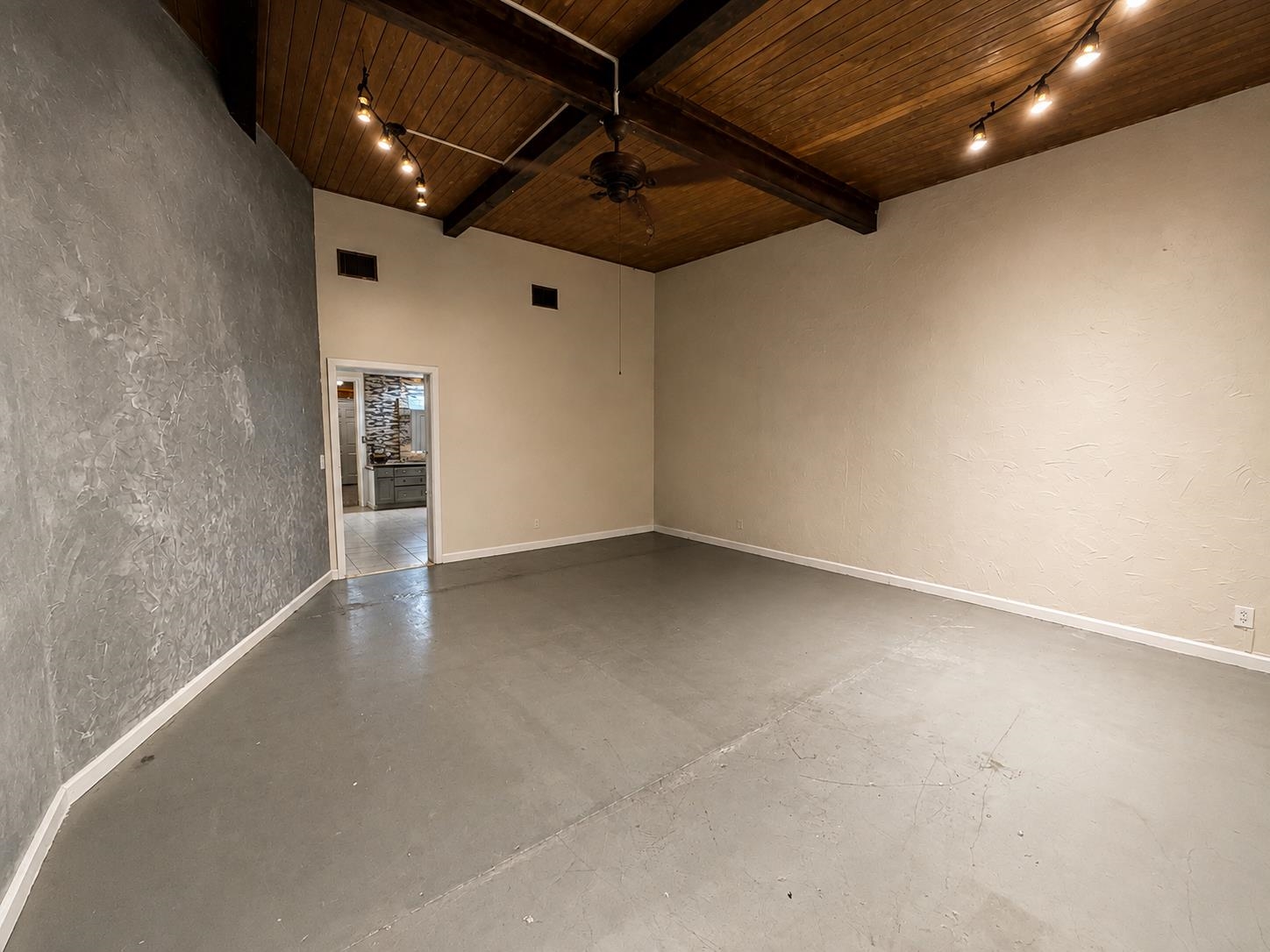3710 San Bernardo Ave Property Photo 10