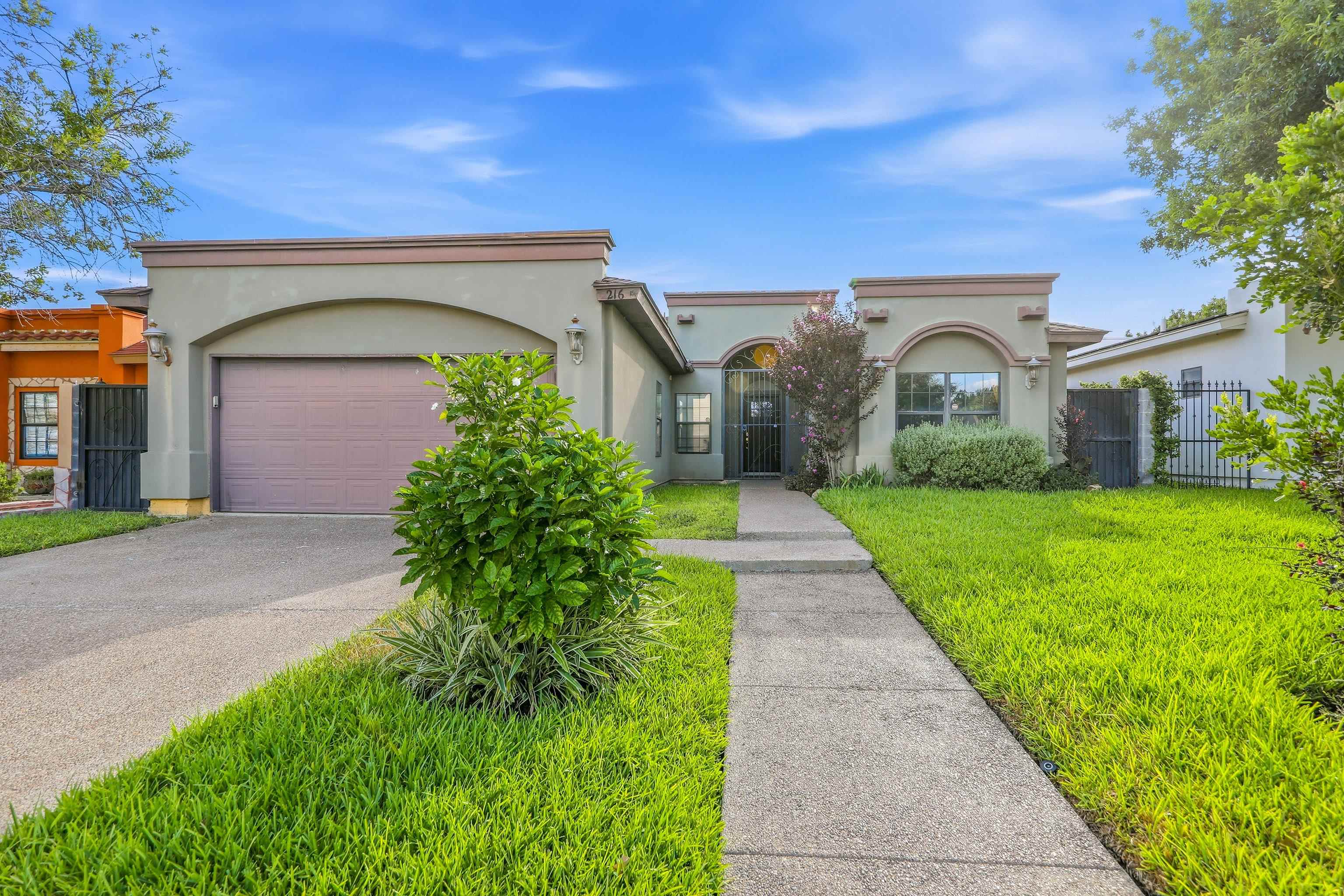 216 Newcastle Dr Property Photo 1