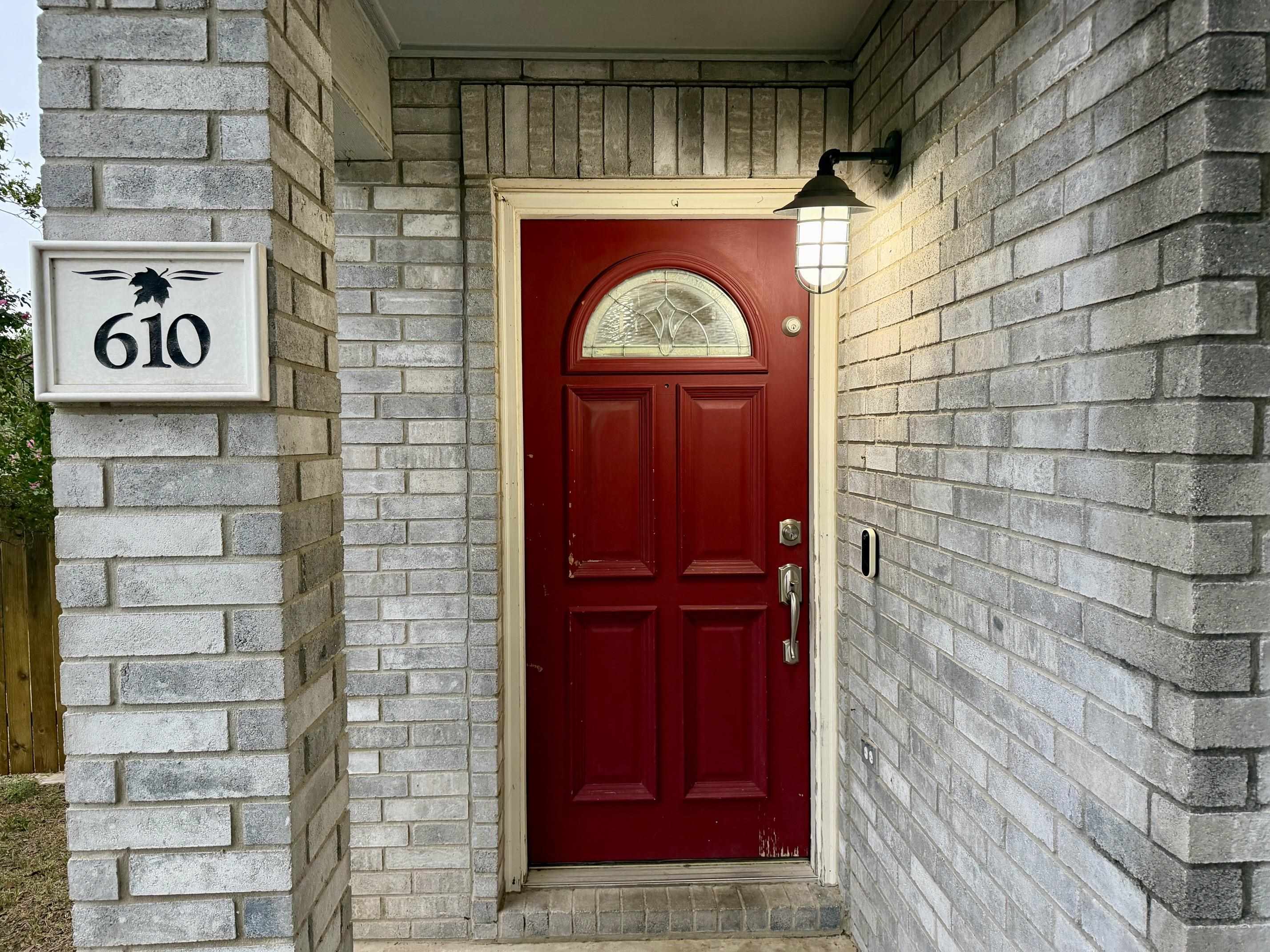 610 Sheep Trail Dr. Property Photo 2