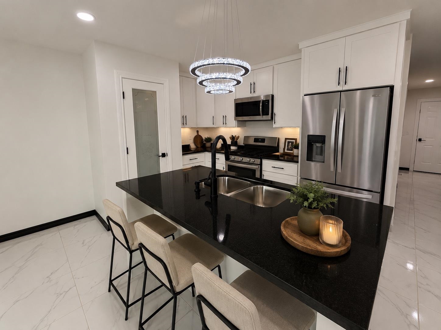 5059 Luna Grande Lp. Property Photo 4