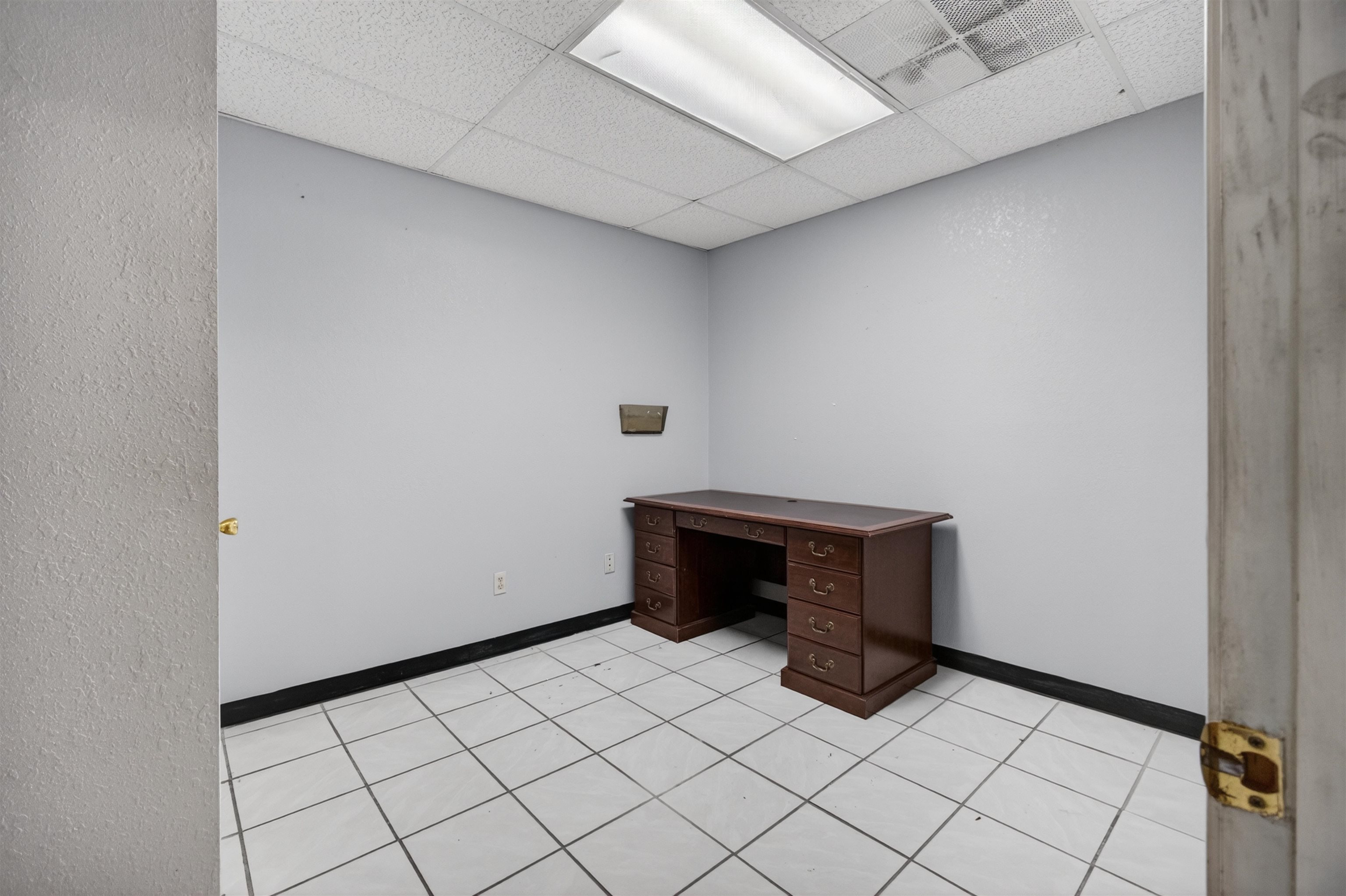 14414 Investment Ave Property Photo 8