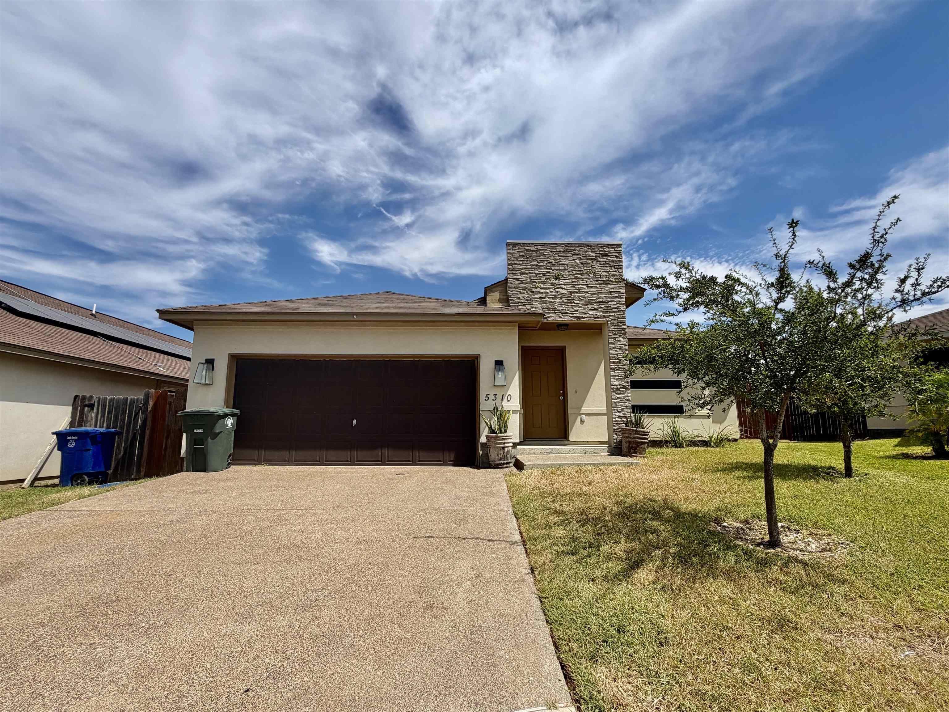 5310 Hacienda Ln Property Photo 1