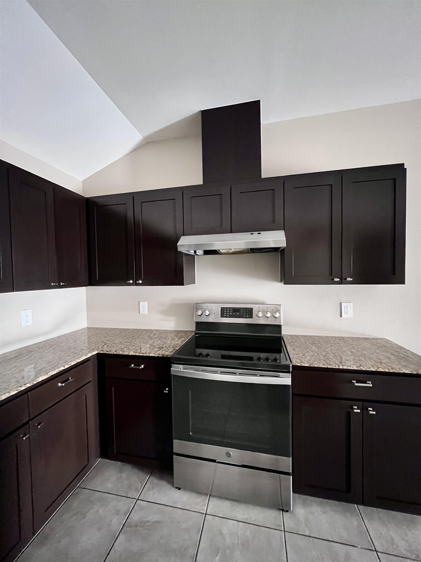 5310 Hacienda Ln Property Photo 6