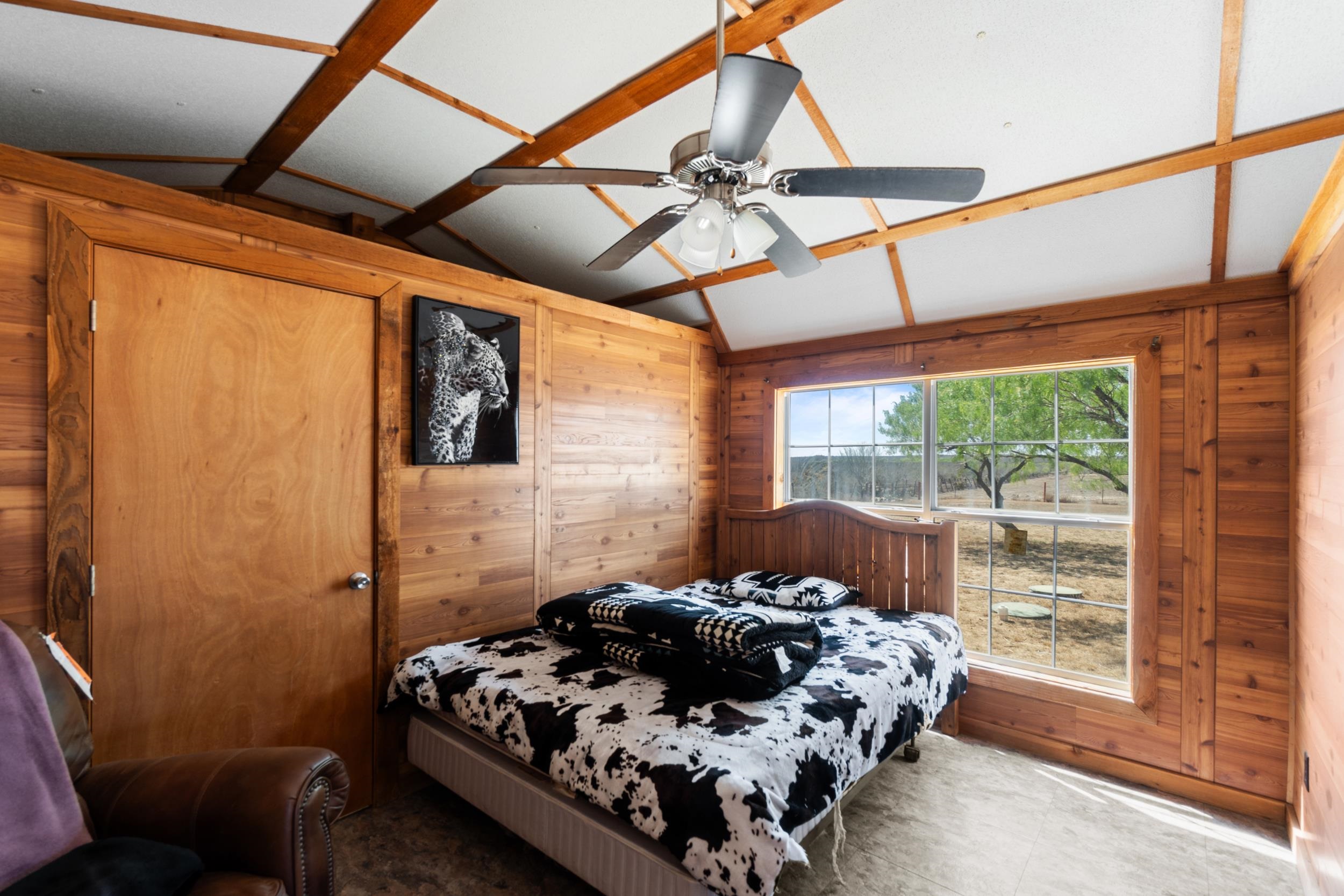 225 Hornet Property Photo 35