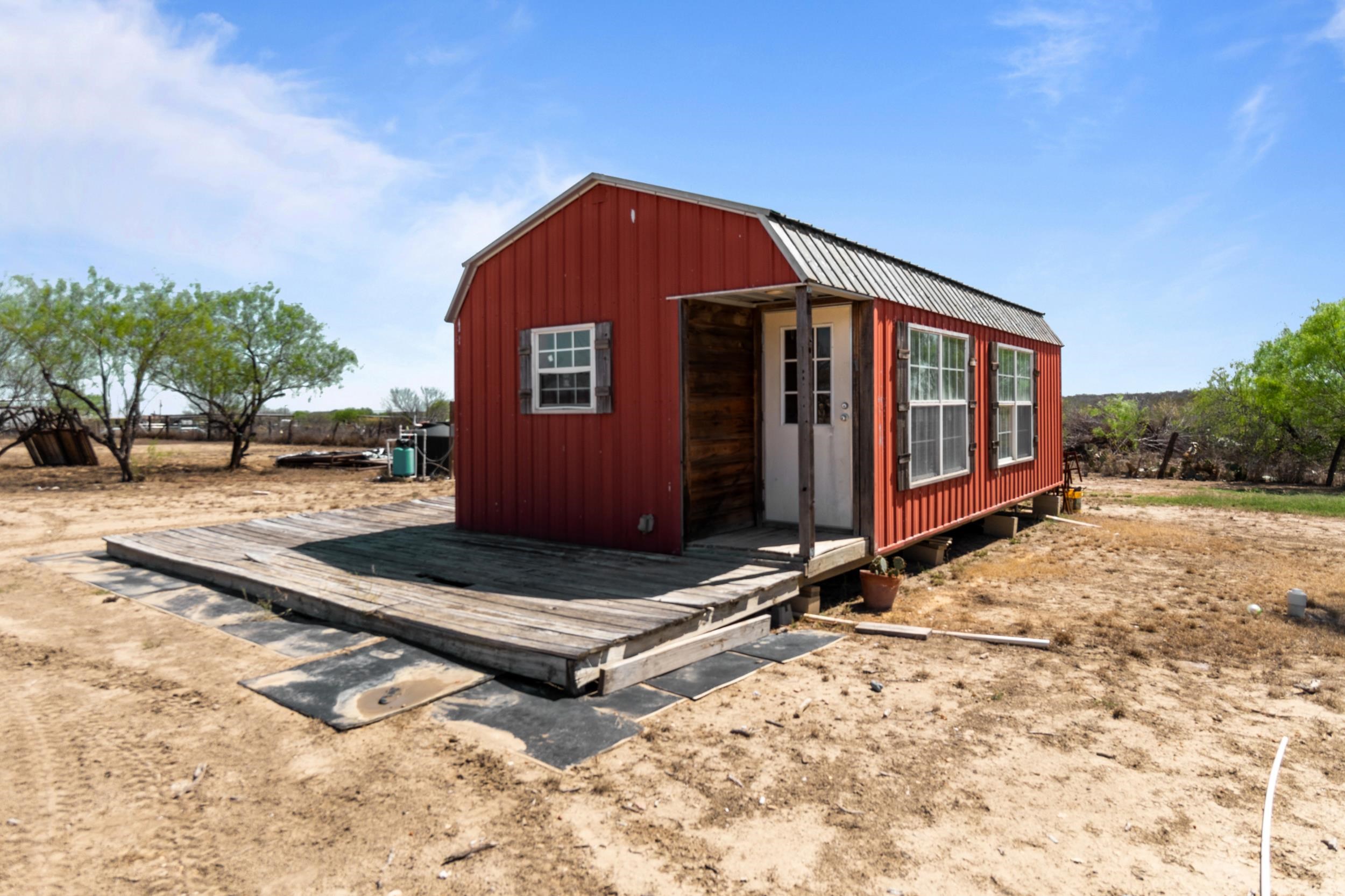 225 Hornet Property Photo 39