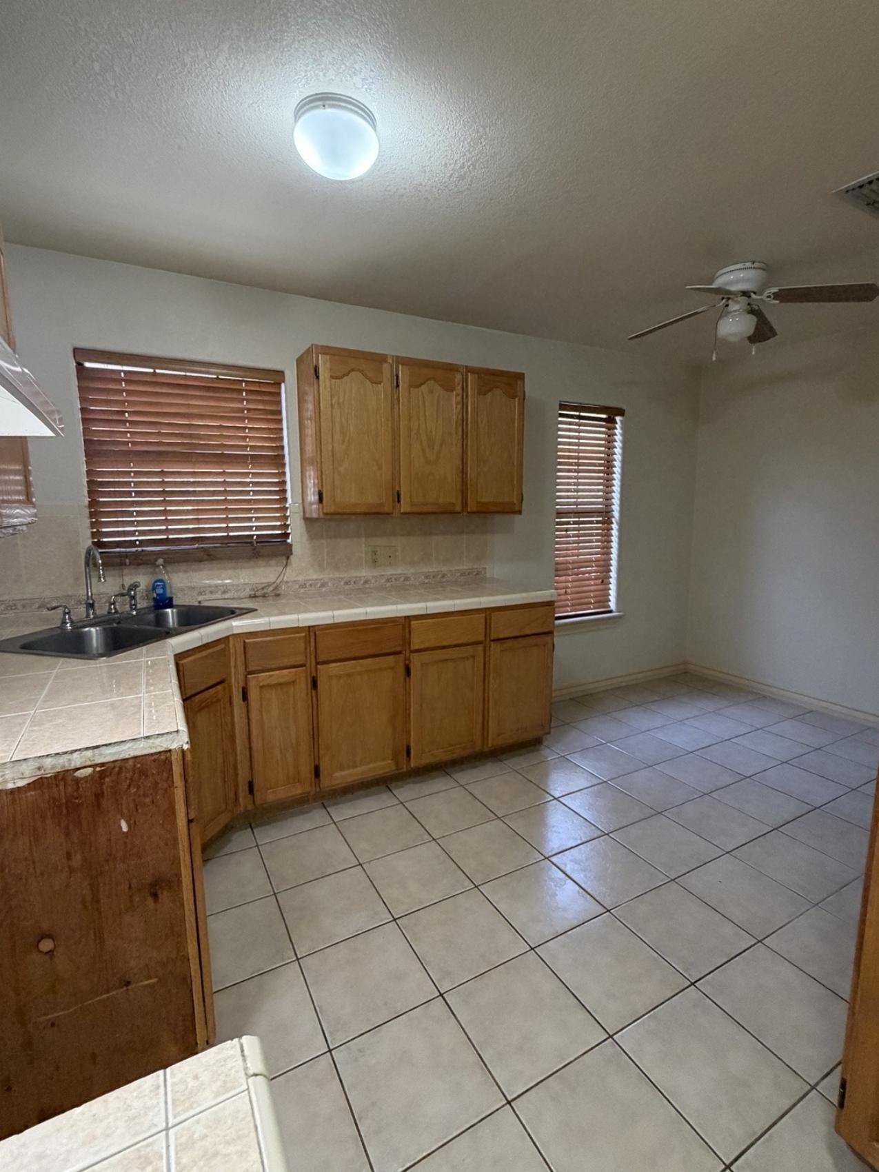 8986 Pebble Trl Property Photo 7