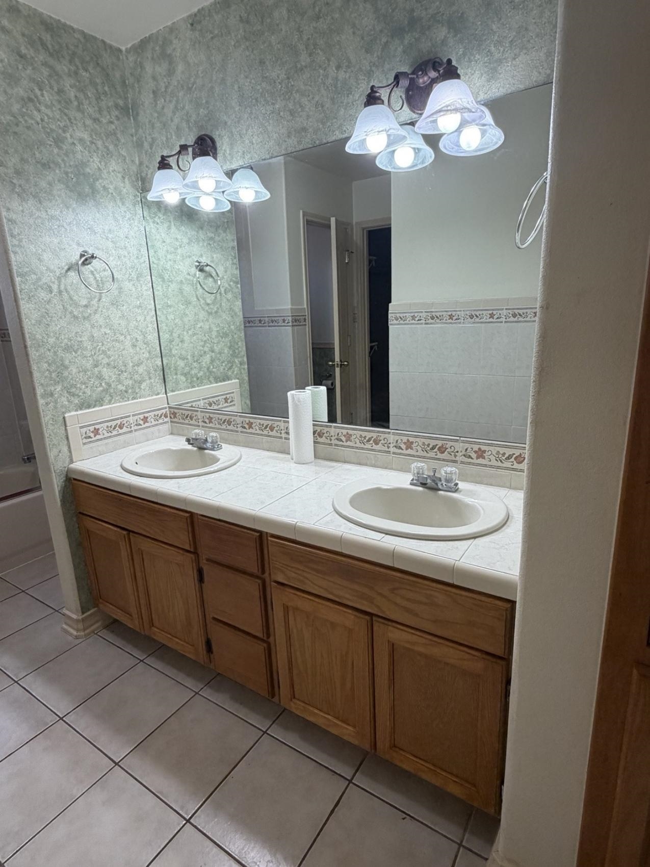 8986 Pebble Trl Property Photo 10