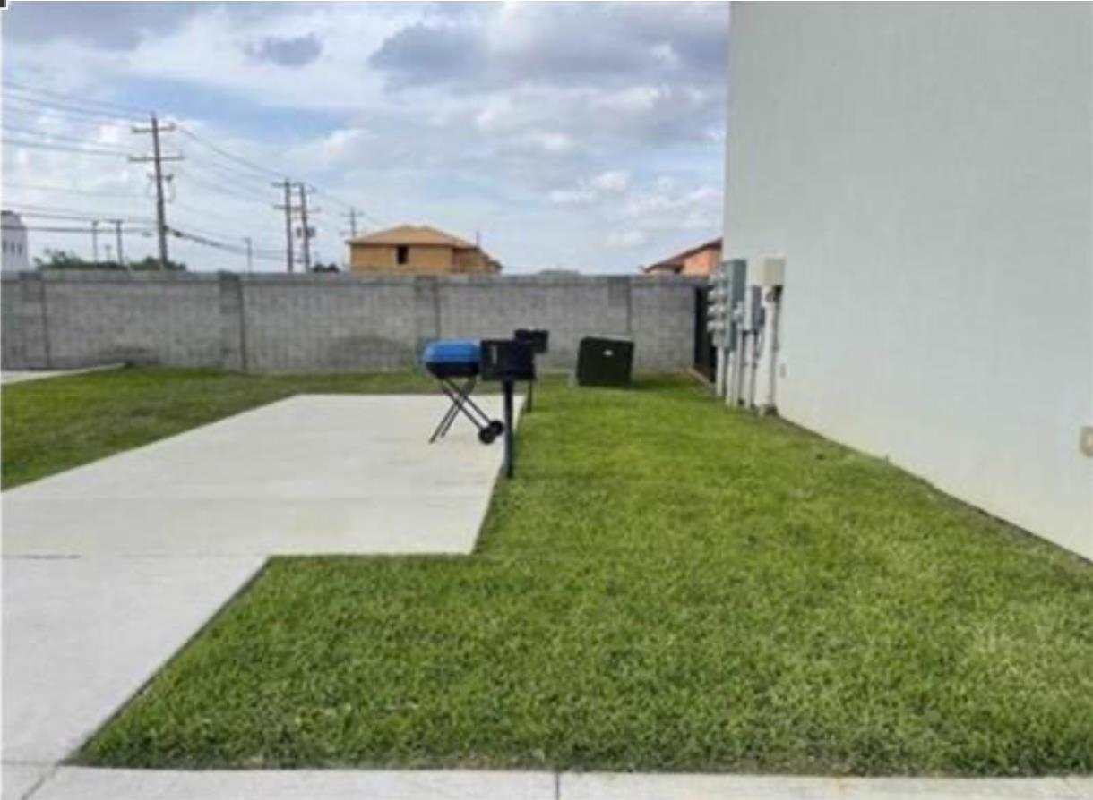 7608 Rocio Dr 6 Property Photo 8