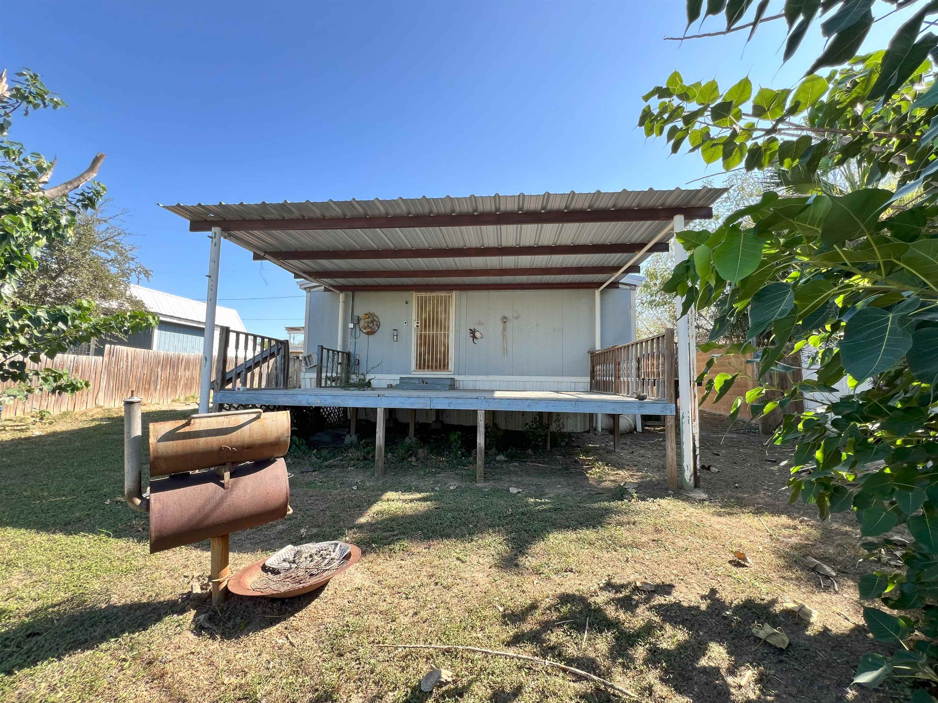 1809 Siesta Ln Property Photo 4