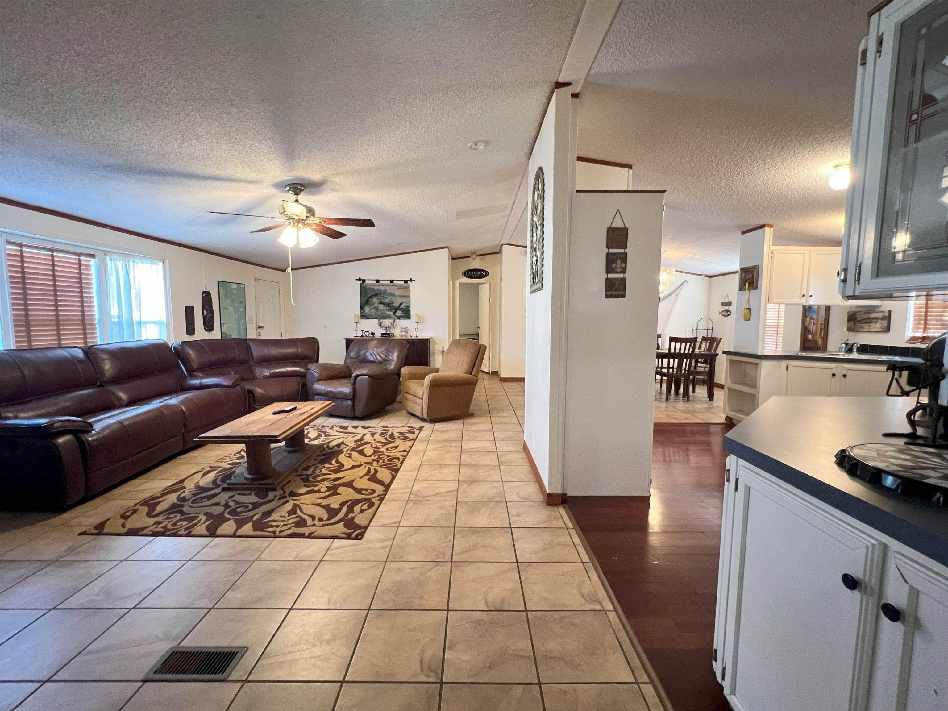 1809 Siesta Ln Property Photo 12