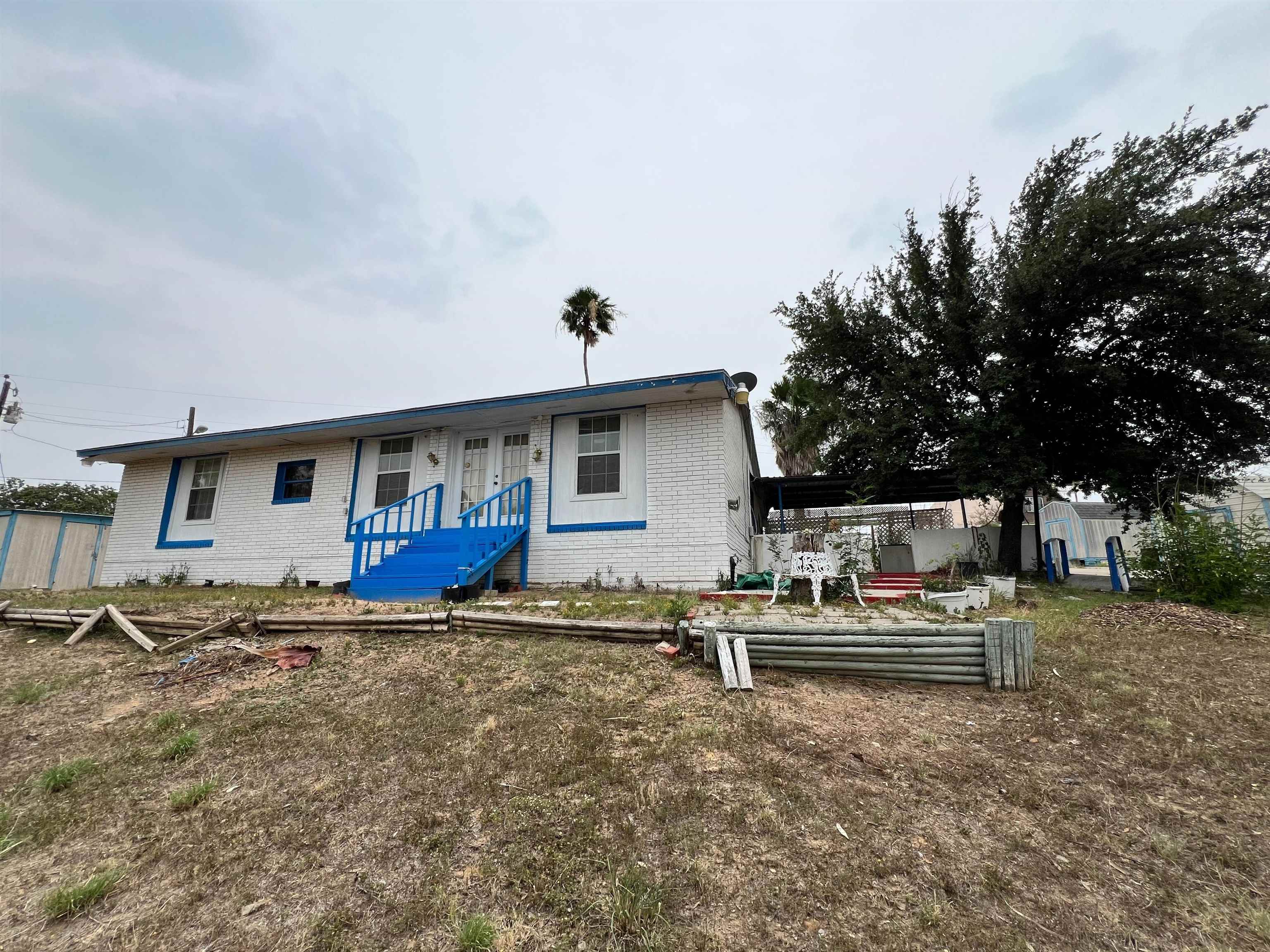 248 E Park Dr Property Photo 1